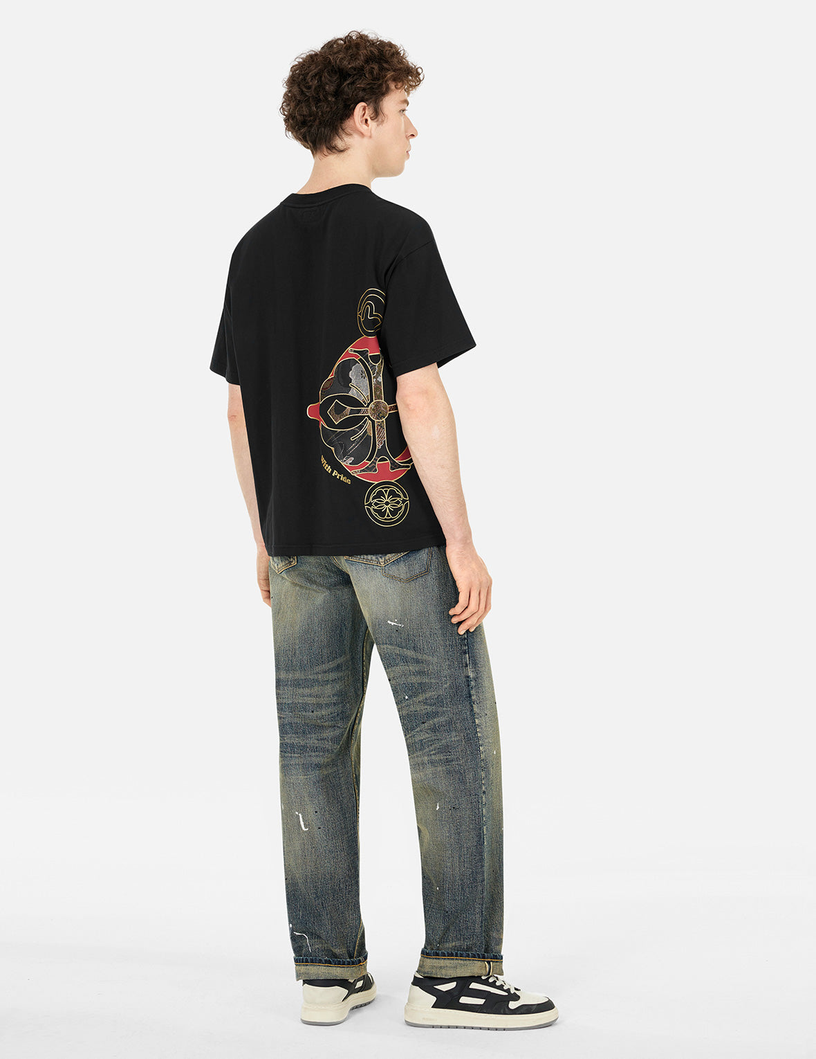 Stylish Brocade Logo & Kamon Appliqué Relaxed Fit T-Shirt - Perfect for Casual Wear, Street Fashion, and Everyday Comfort