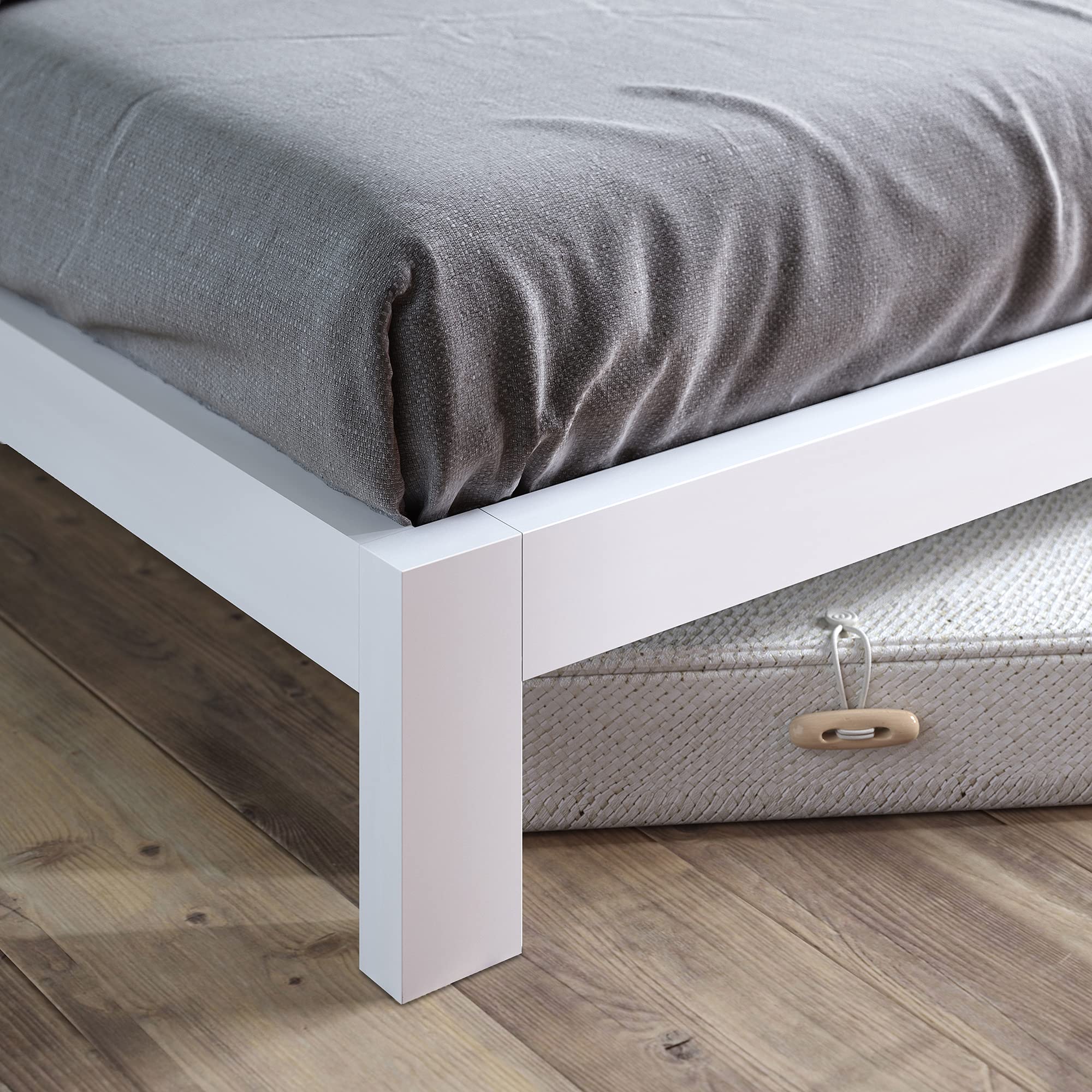 ZINUS White Full Metal Platform Bed Frame - Easy Assembly for Bedroom
