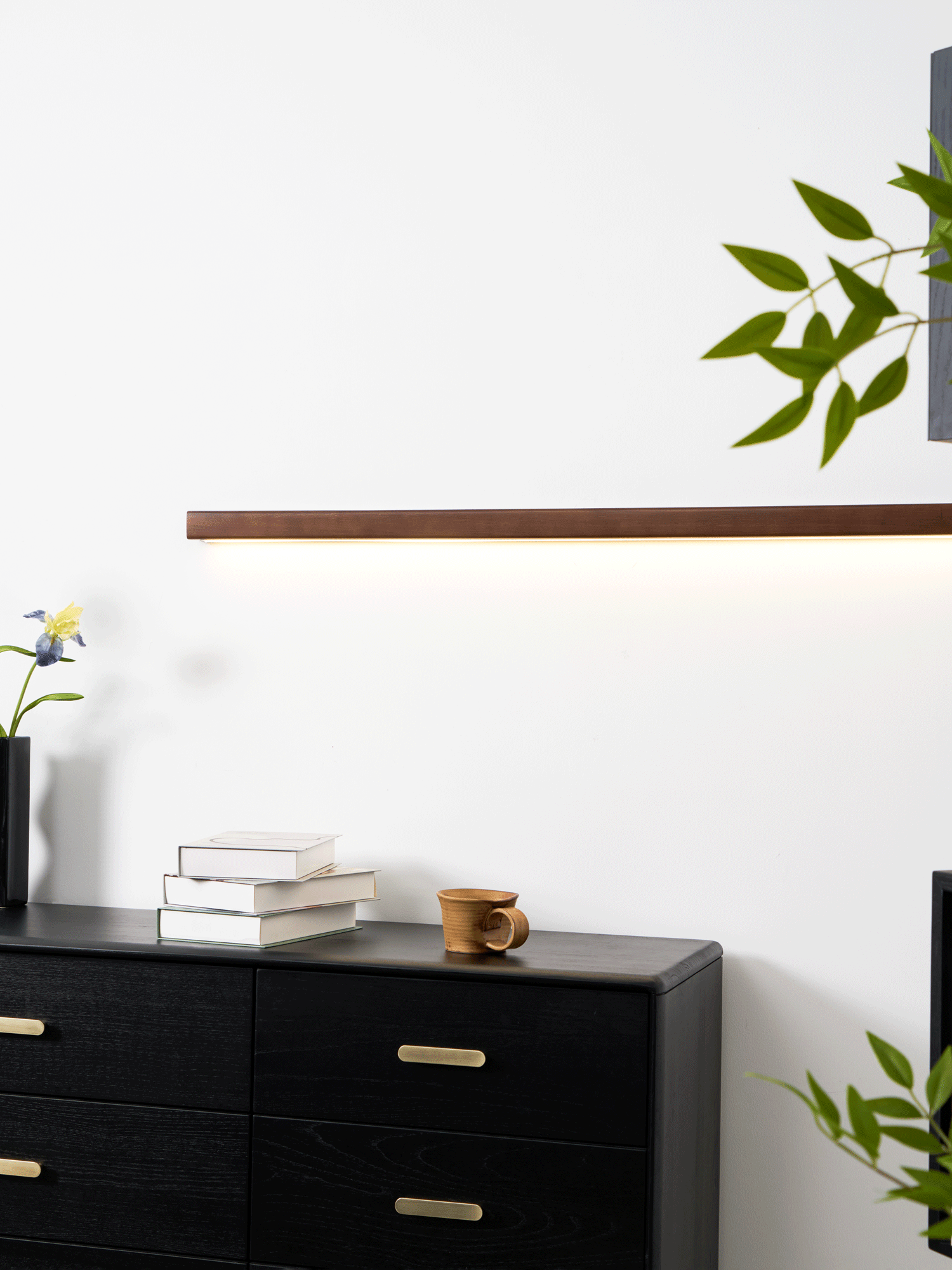 Arlo Linear Wood Wall Light - Modern Wooden LED Wall Sconce for Bedroom, Living Room & Hallway - Warm White Dimmable Lighting Fixture for Home Decor