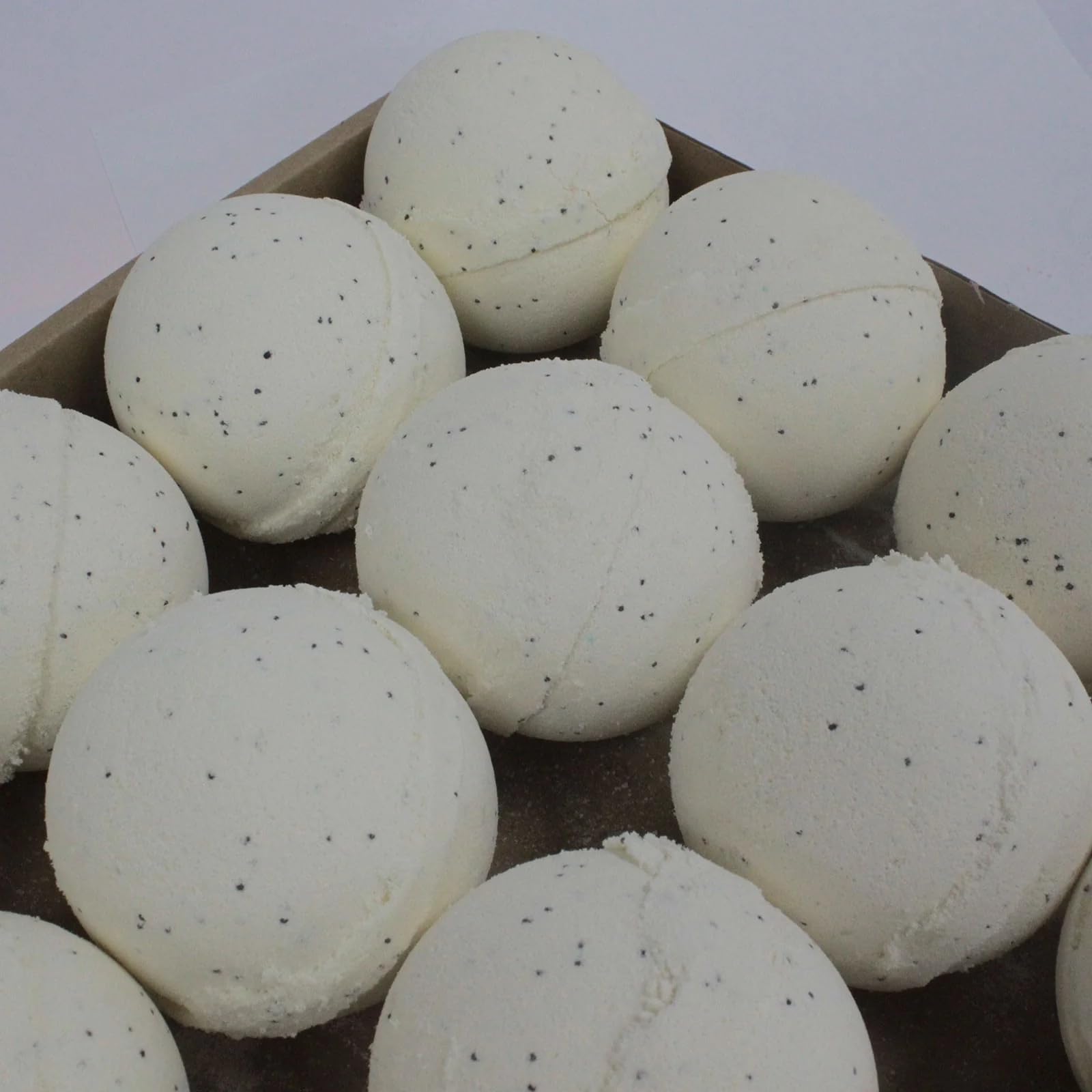 Simply Vanilla Bath Bomb - Natural Aromatherapy for Relaxation & Stress Relief | Perfect for Spa Nights, Self-Care & Gift Giving