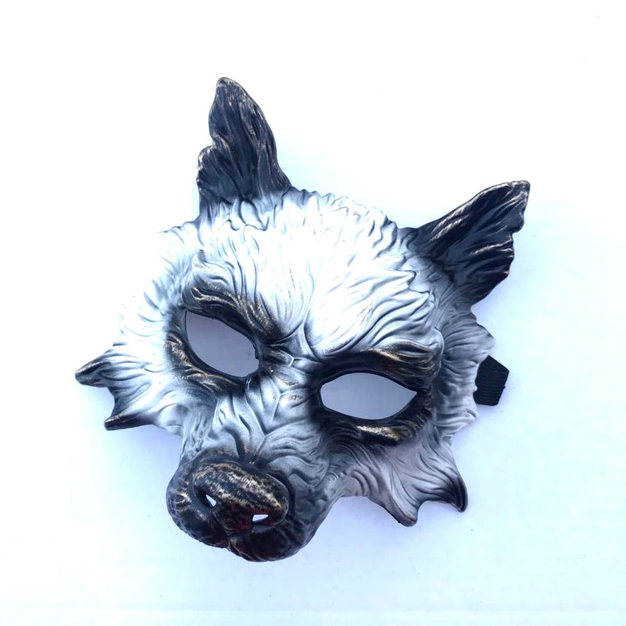 Realistic Werewolf Mask - Brass & White Halloween Costume Accessory for Cosplay, Horror Parties, and Theatrical Performances