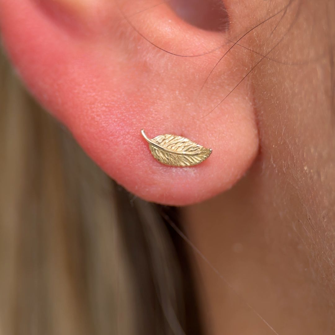 14k Yellow Gold Leaf Flat Back Stud Earrings - Dainty Nature-Inspired Jewelry for Everyday Wear & Special Occasions