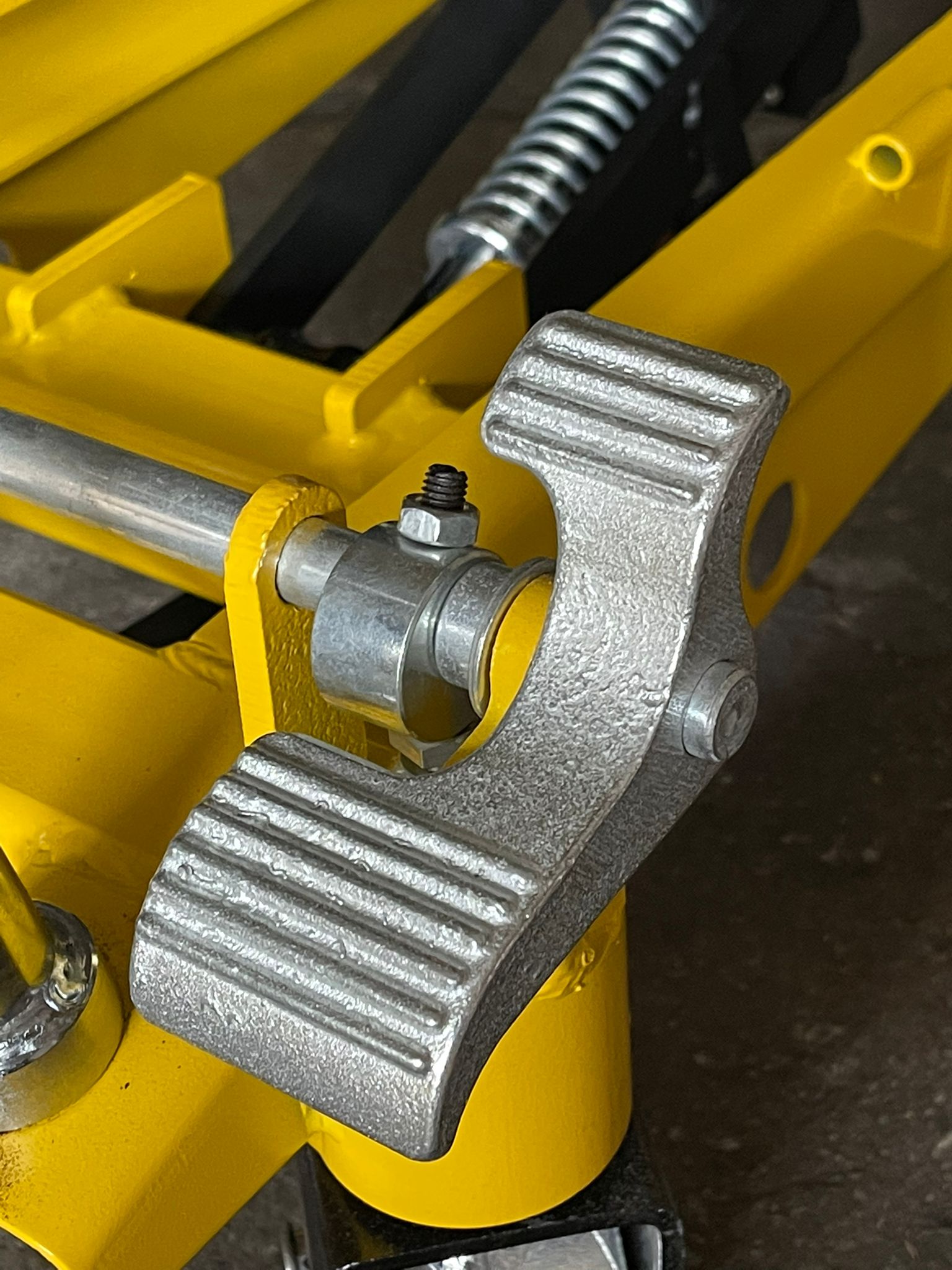 Aiko 1000kg Hydraulic Scissor Lift Table - Heavy Duty Workbench Lift with 1000mm Height (Model PT WP1000) - Ideal for Warehouse, Factory, and Workshop Material Handling