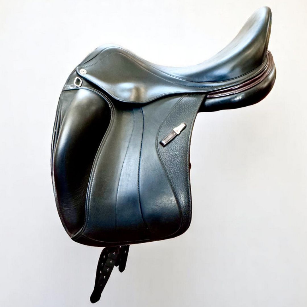 Equipe Glamour Dressage Consignment Saddle - Size 17 | Premium Used Equestrian Saddle for Dressage Training & Competition | Perfect for Adult Riders & Professional Dressage Shows