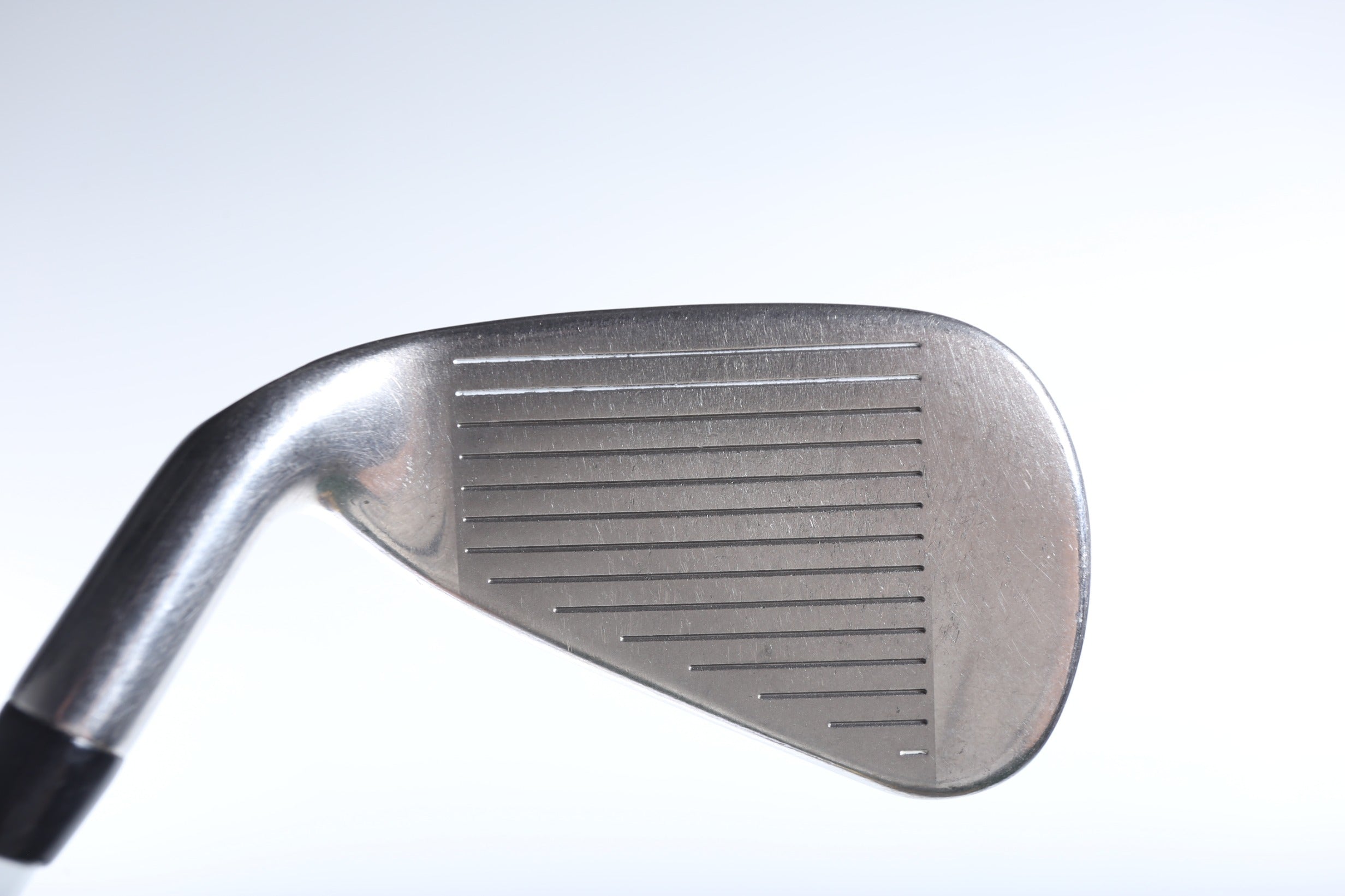 Used Callaway X Hot Single 7 Iron Right Handed Regular Flex Golf Club - Perfect for Practice & Game Improvement on the Course