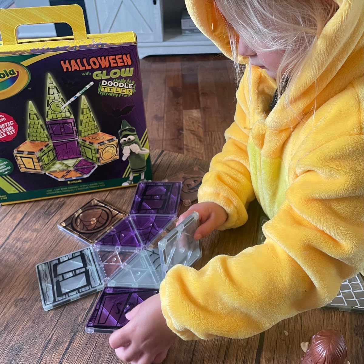 CreateOn Crayola Halloween Glow Doodle Magnetic Tiles Building Set - 25-Piece STEM Educational Toys for Boys & Girls Ages 3+ | Creative Construction Play, Classroom Activities & Holiday Gift for Kids