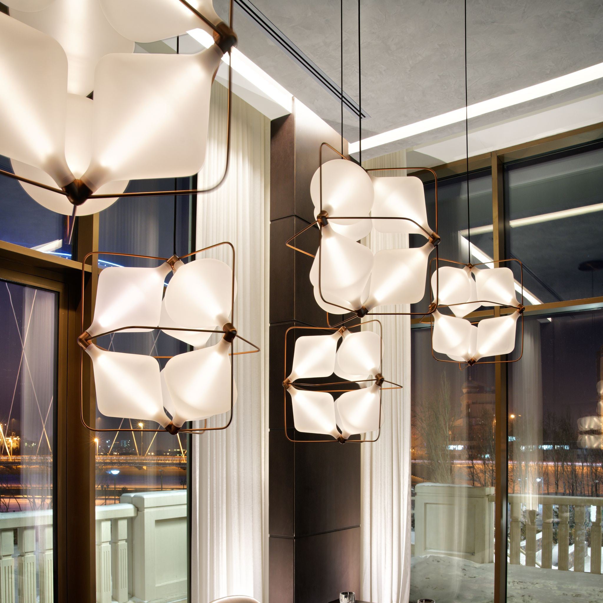 Stylish Clover Pendant Lamp - Modern 4-Leaf Clover Design Ceiling Light Fixture for Kitchen Island, Dining Room & Bedroom Decor