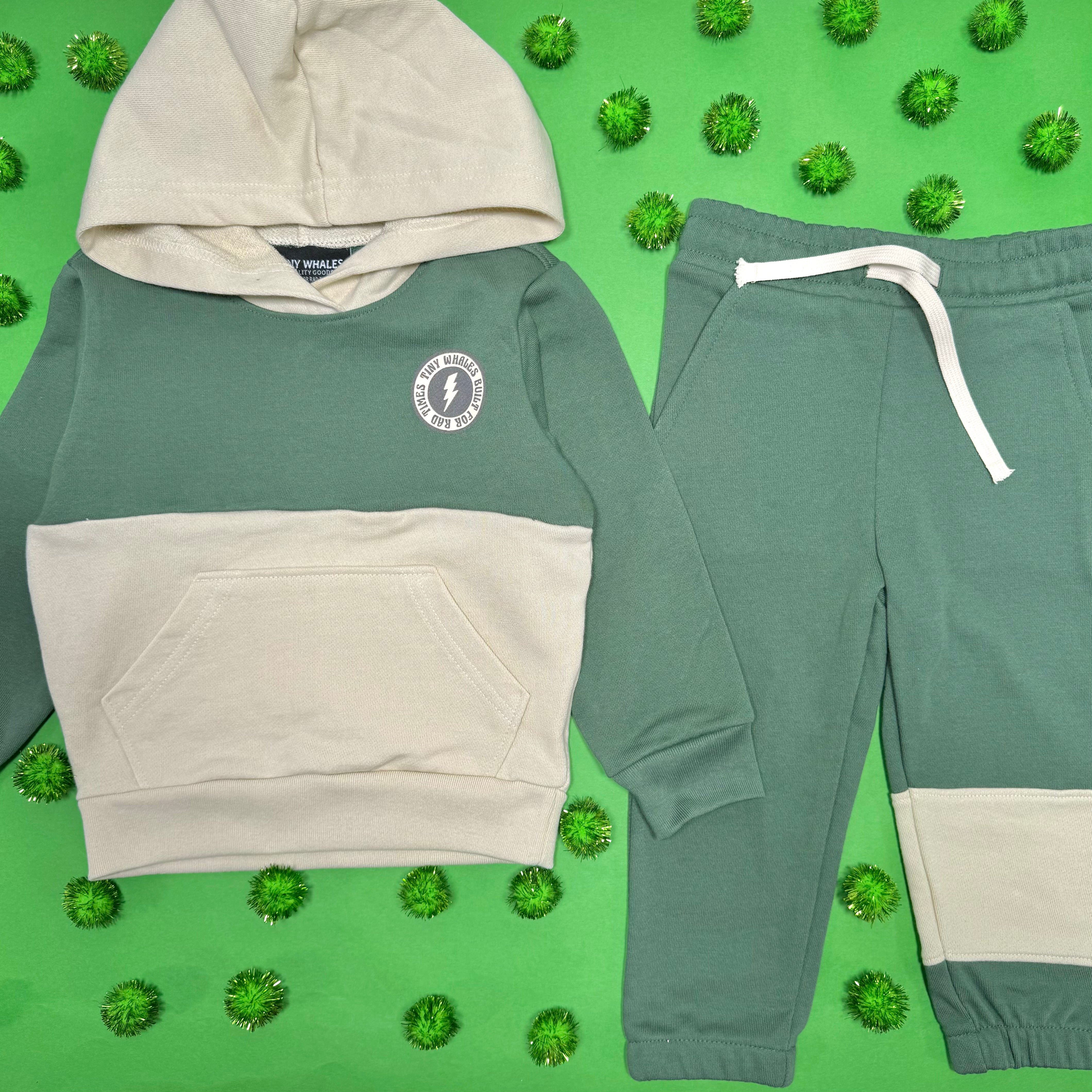 Trailblazer Hoodie for Men & Women - Soft Fleece Pullover with Kangaroo Pocket - Perfect for Hiking, Camping & Outdoor Adventures