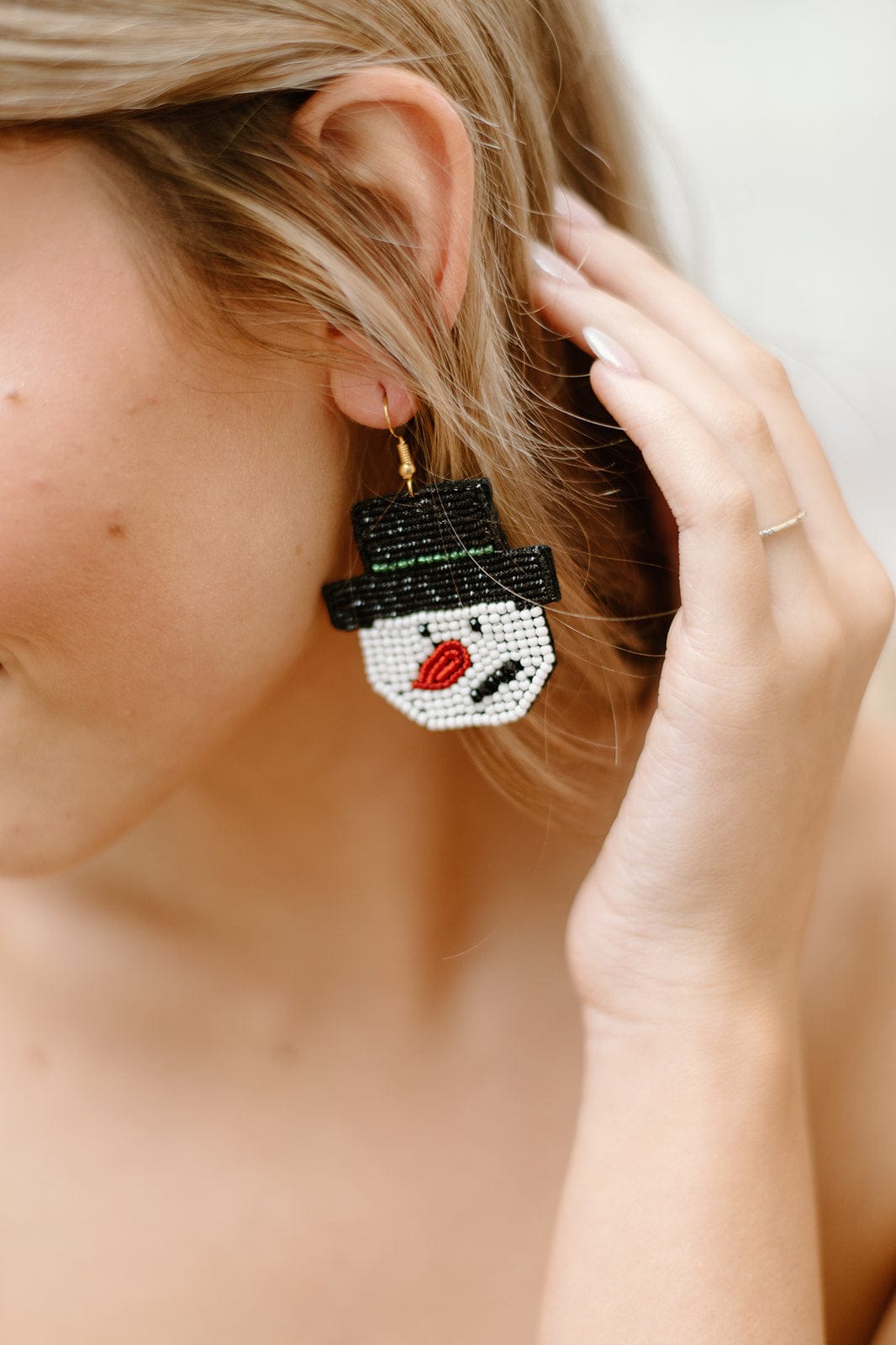 White Beaded Snowman Earrings - Festive Holiday Jewelry for Christmas Parties & Winter Outfits