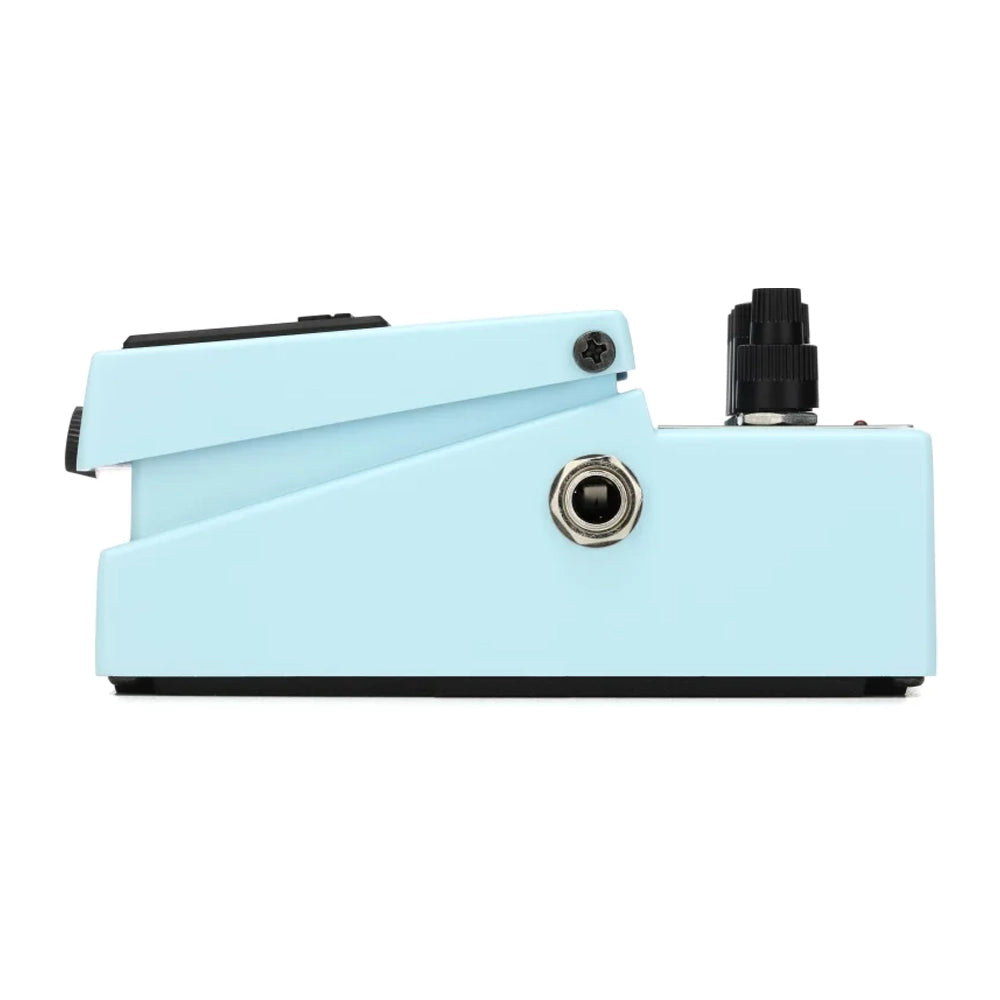 Boss CE-5 Chorus Ensemble Guitar Effects Pedal - Professional Sound for Live Performances & Studio Recording