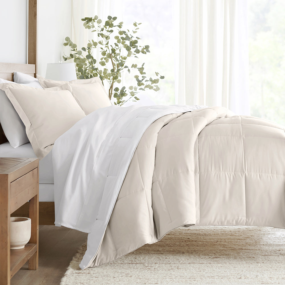Reversible Down Alternative Comforter Set - All Season Hypoallergenic Bedding - Queen Size for Cozy Bedroom & Guest Room Comfort