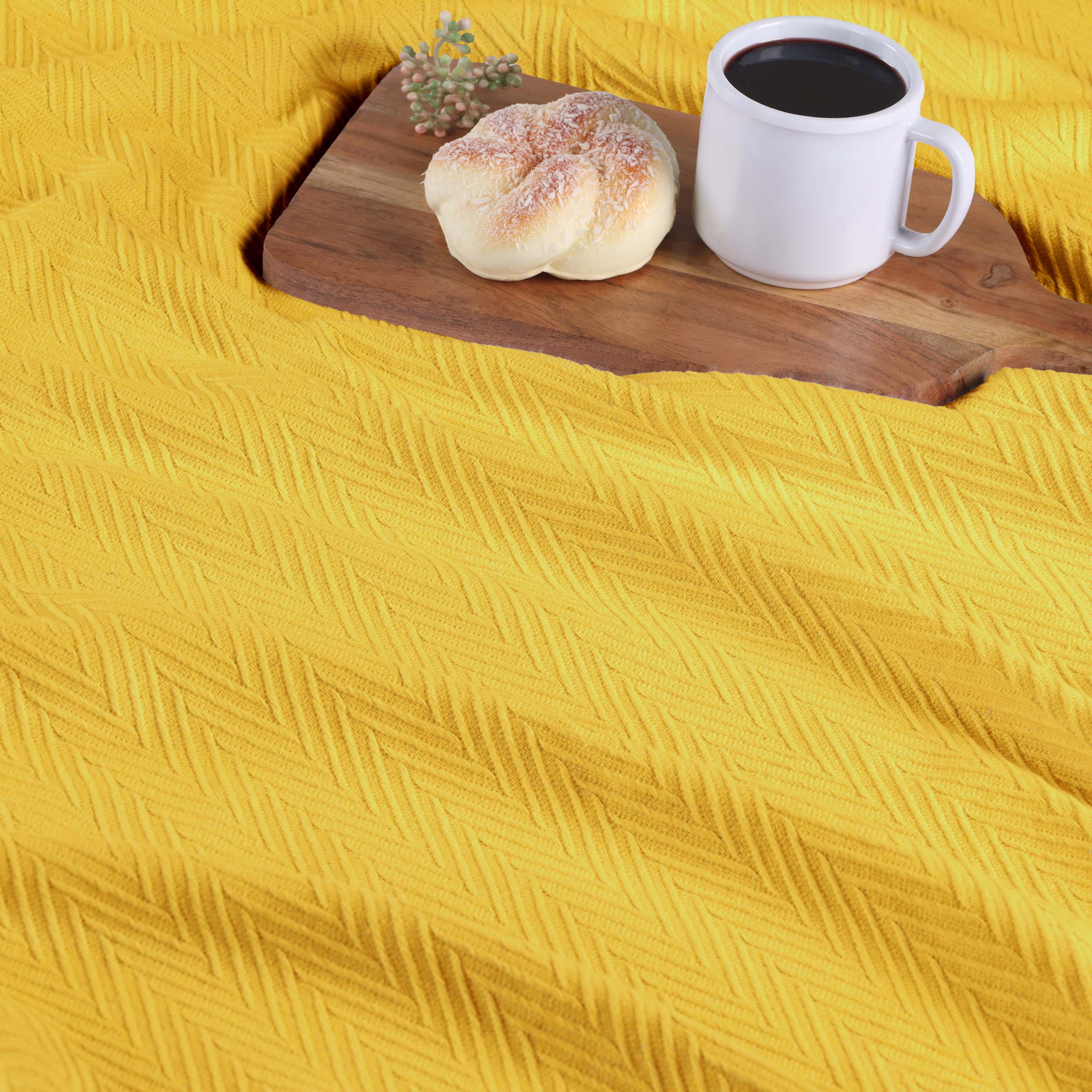 Soft All-Season Chevron Cotton Bed Blanket & Sofa Throw - Cozy Home Decor for Living Room, Bedroom, and Travel