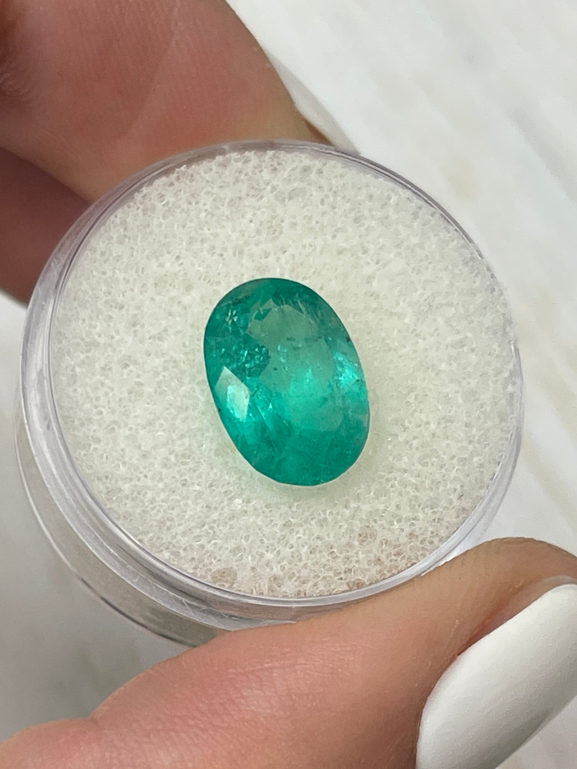3.85 Carat Deep Bluish Green Natural Loose Colombian Emerald Oval Cut Gemstone for Jewelry Making, Engagement Rings & Luxury Gifts