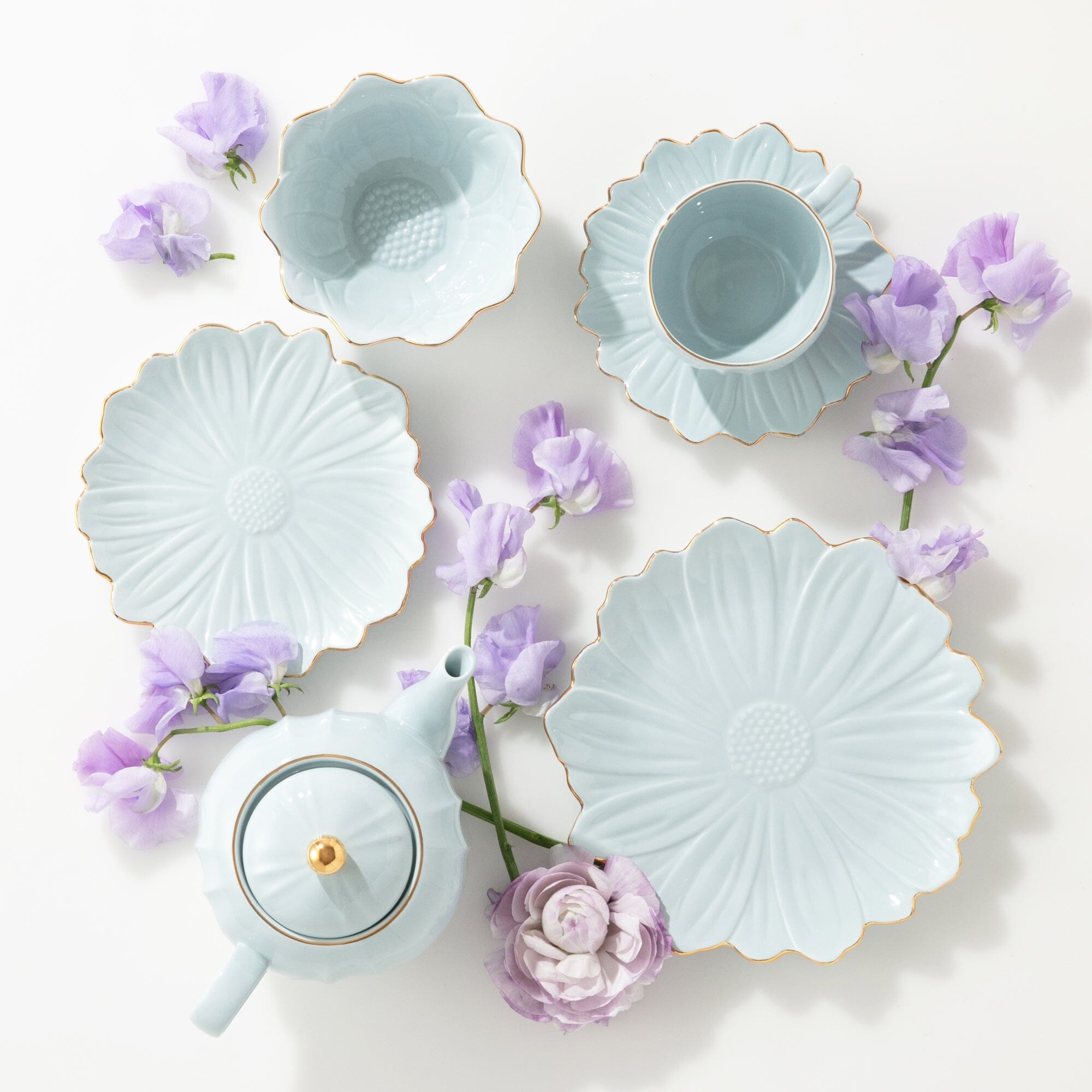 Blue Floral Teapot - Elegant Ceramic Tea Pot with Flower Motif for Afternoon Tea & Home Decor