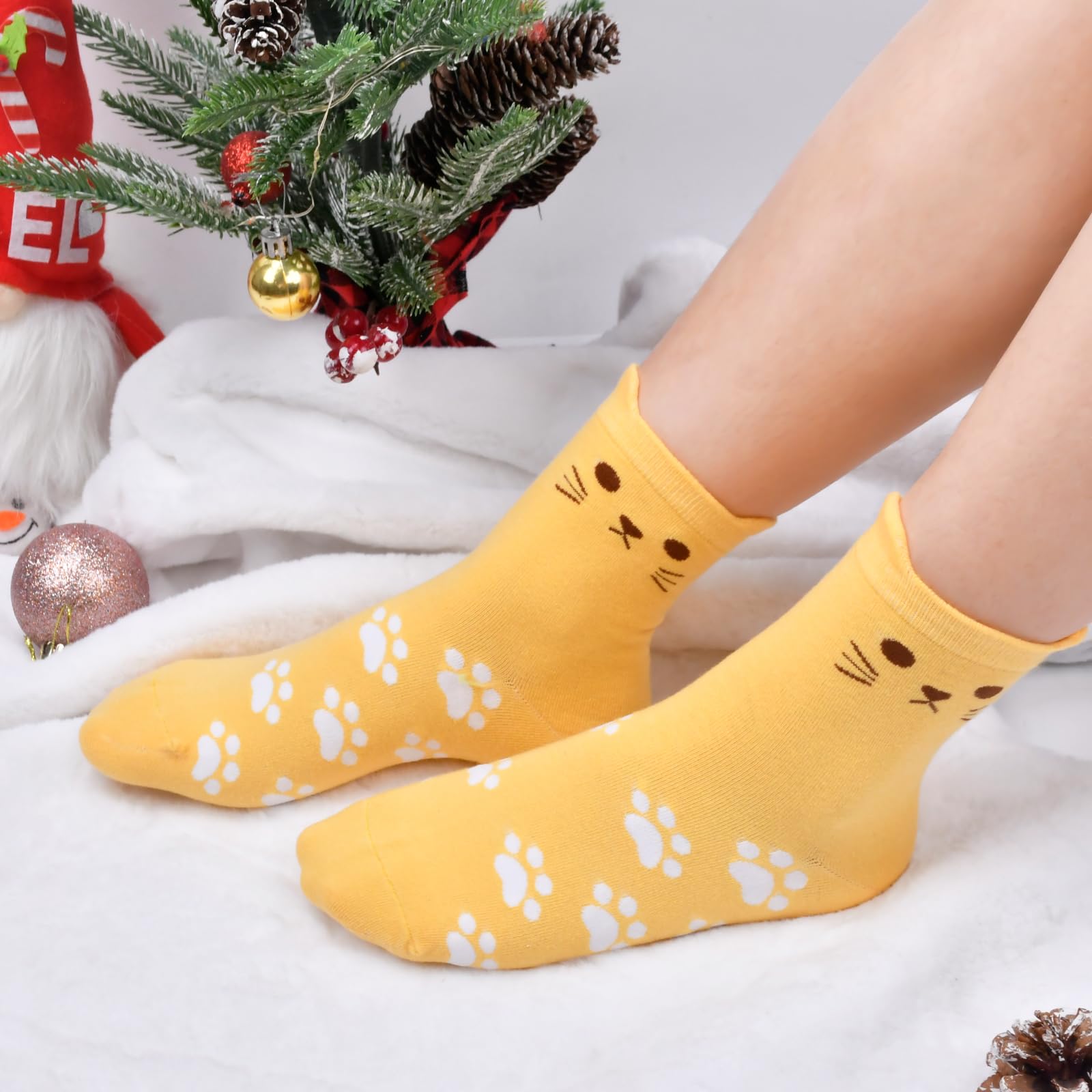 **Best Mother's Day & Birthday Gifts for Mom, Women & Teen Girls - Cute Cat Socks - Christmas Stocking Stuffers for Her - Perfect for Holidays, Casual Wear & Cozy Home Relaxation**