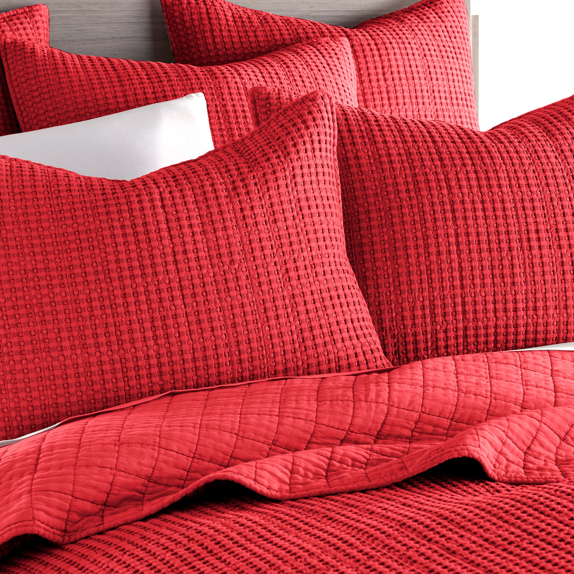 Mills Waffle Red Quilt Set - King Size Bedding, Ultra Soft & Breathable, Perfect for Winter Warmth - Cozy Home Decor, Guest Room & Master Bedroom Upgrade