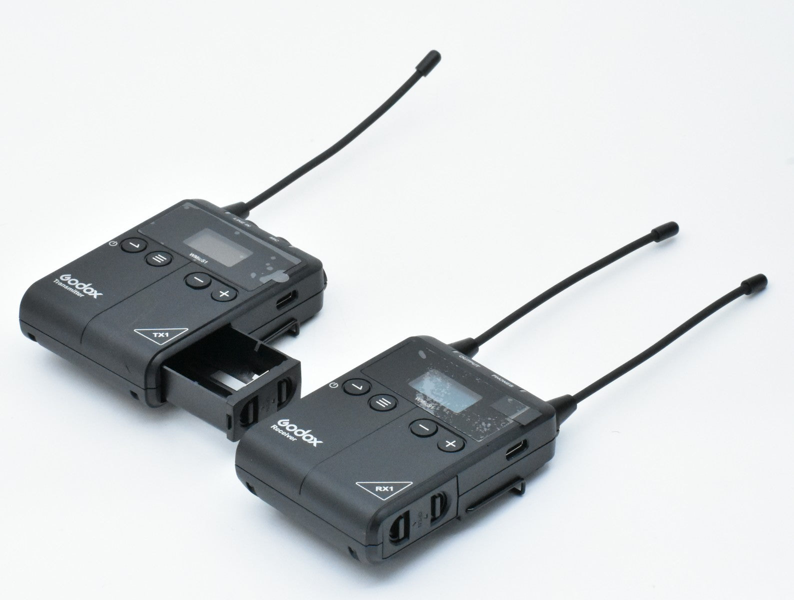 Godox WMicS1 Kit Wireless Lavalier Microphone System for DSLR & Mirrorless Cameras (514-596MHz) - Ideal for Vlogging, Interviews & Film Making