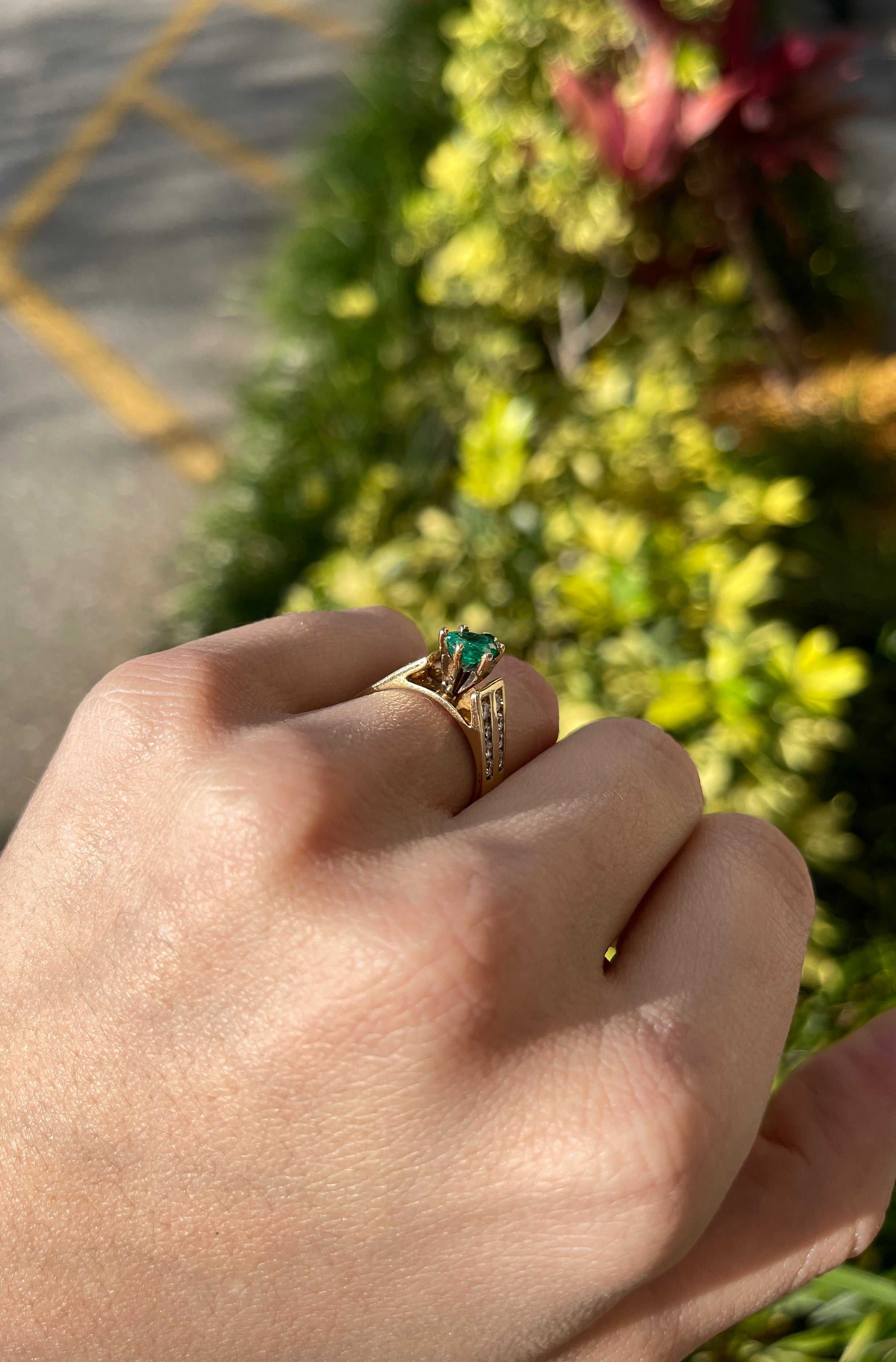 1.28tcw Vivid Green Colombian Emerald & Diamond Cocktail Ring in 14K Gold - Elegant Pear Shape & Channel Setting for Parties, Weddings & Special Occasions