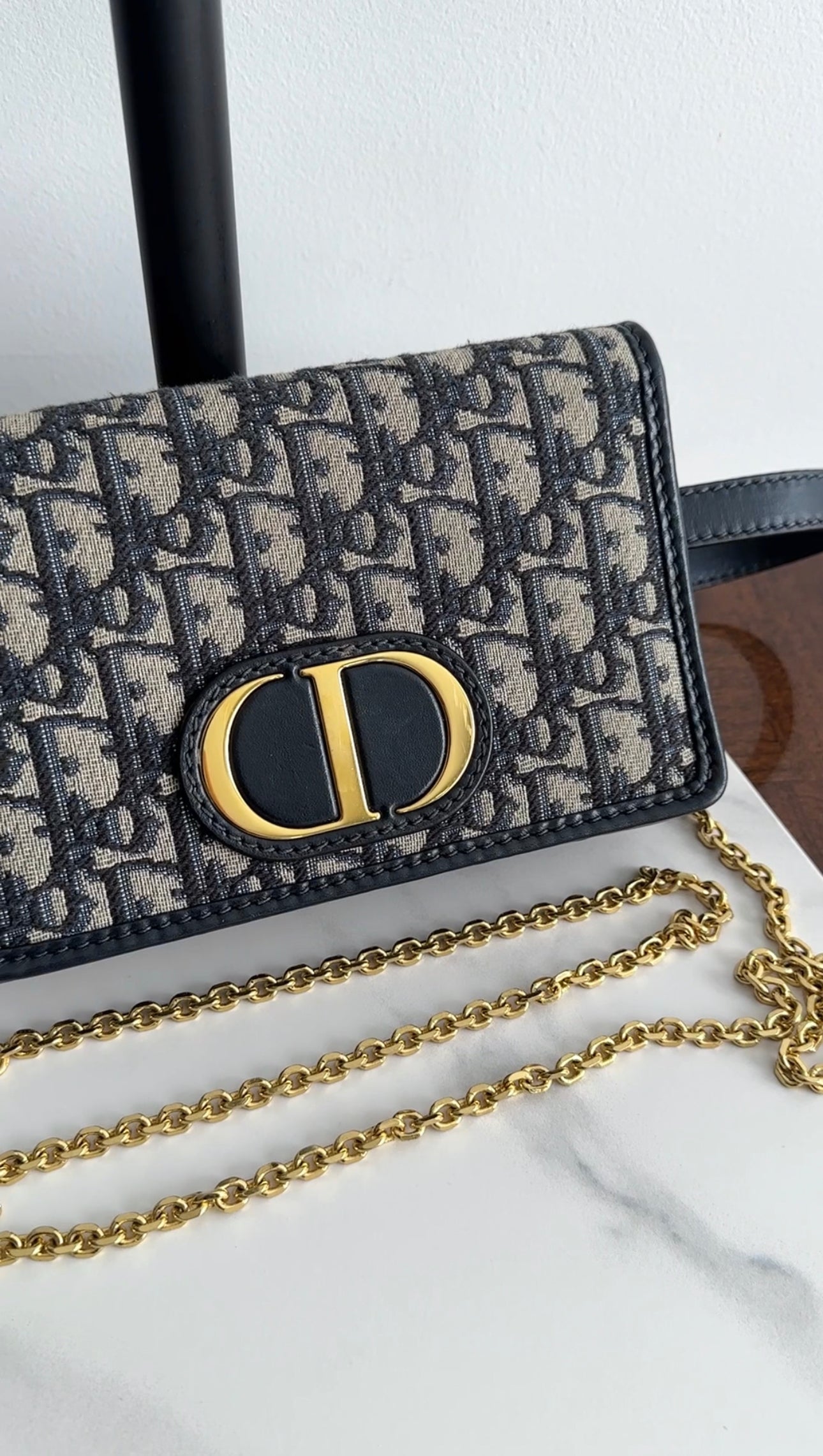 Dior Navy Oblique 2-in-1 30 Montaigne Pouch Belt Bag & Wallet on Chain - Luxury Crossbody Bag for Women, Perfect for Parties & Night Out