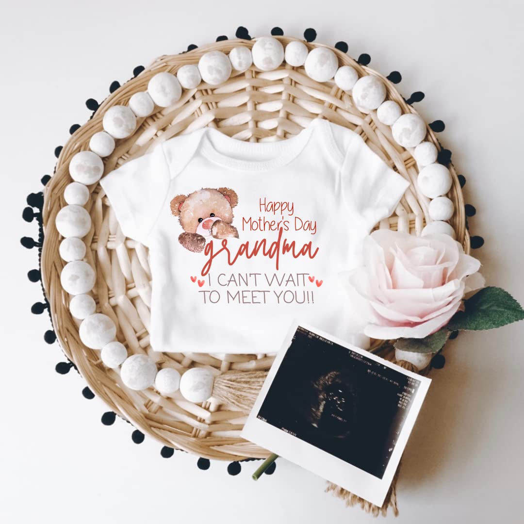 Happy Mother's Day Grandma Baby Announcement Onesie - Cute Pregnancy Reveal Gift for Mother-in-Law & New Grandma | Perfect for First-Time Grandparents, Baby Shower Surprises & Mother's Day 2023 Celebrations