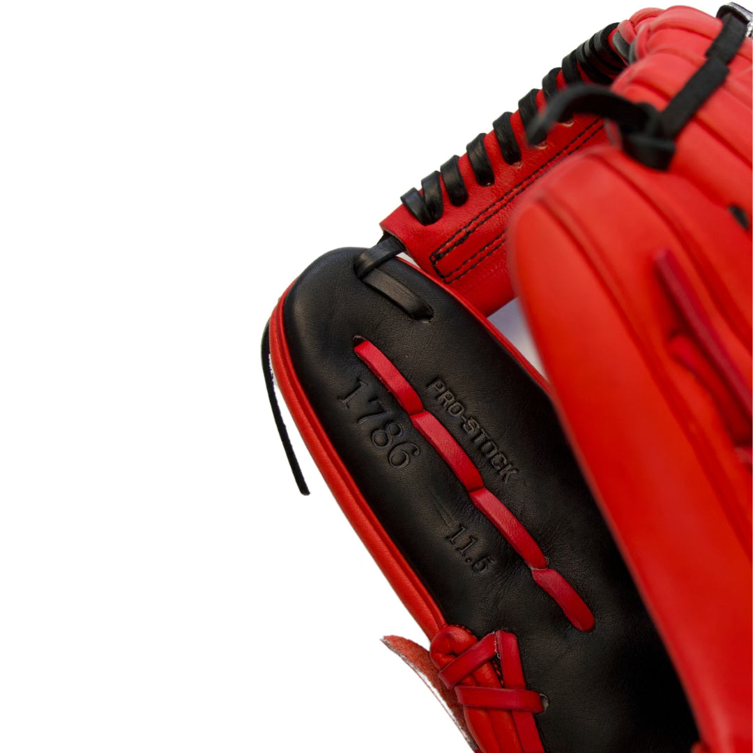 Wilson A2000 1786 BRED 25 11.5 Inch Infield Baseball Glove - Premium Leather Baseball Mitt for Infielders, Fast-Pitch & Slow-Pitch Games, Practice & Training