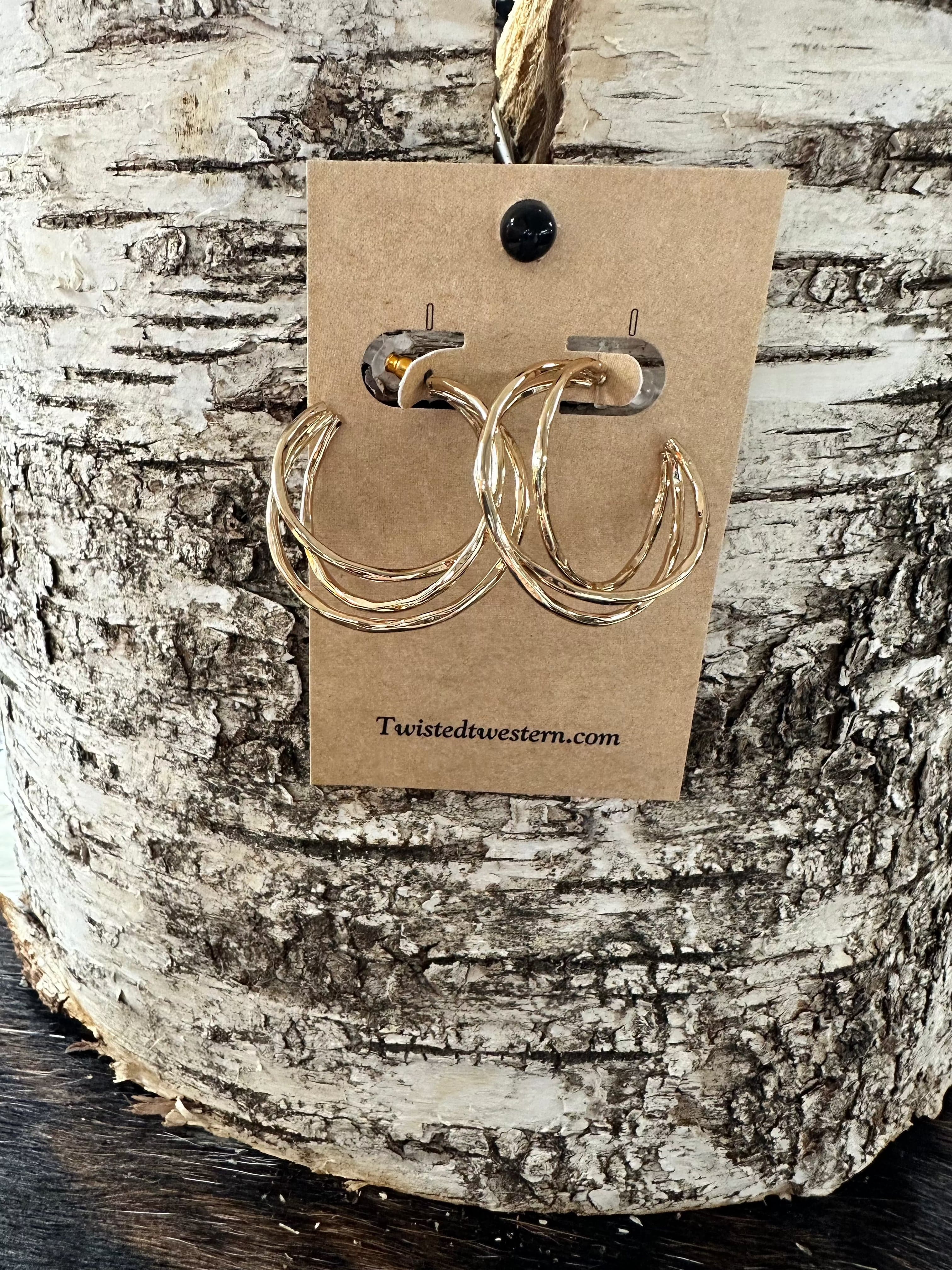 14K Gold Overlapped Hoop Earrings for Women - Trendy Chunky Huggie Earrings for Everyday Wear & Special Occasions