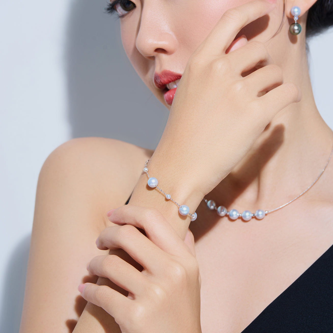 18K Solid Gold Silver Blue Akoya Pearl Bracelet KB00057 - Elegant Jewelry Gift for Women, Perfect for Weddings, Anniversaries & Special Occasions