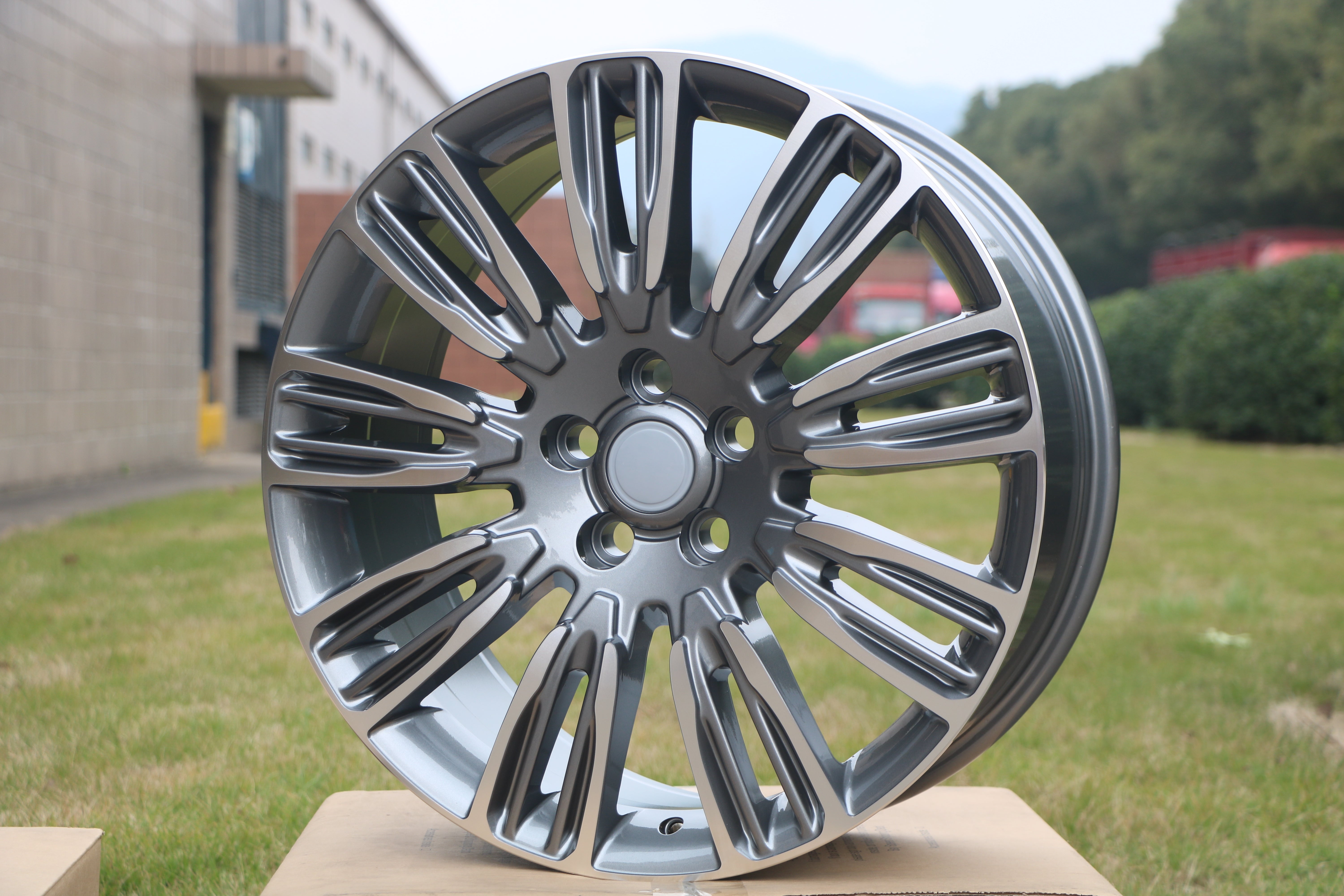 22-Inch Alloy Wheels for Range Rover Vogue, Sport, Defender, Discovery & LR3/LR4 - Premium Off-Road & Luxury SUV Rims for Enhanced Style & Performance