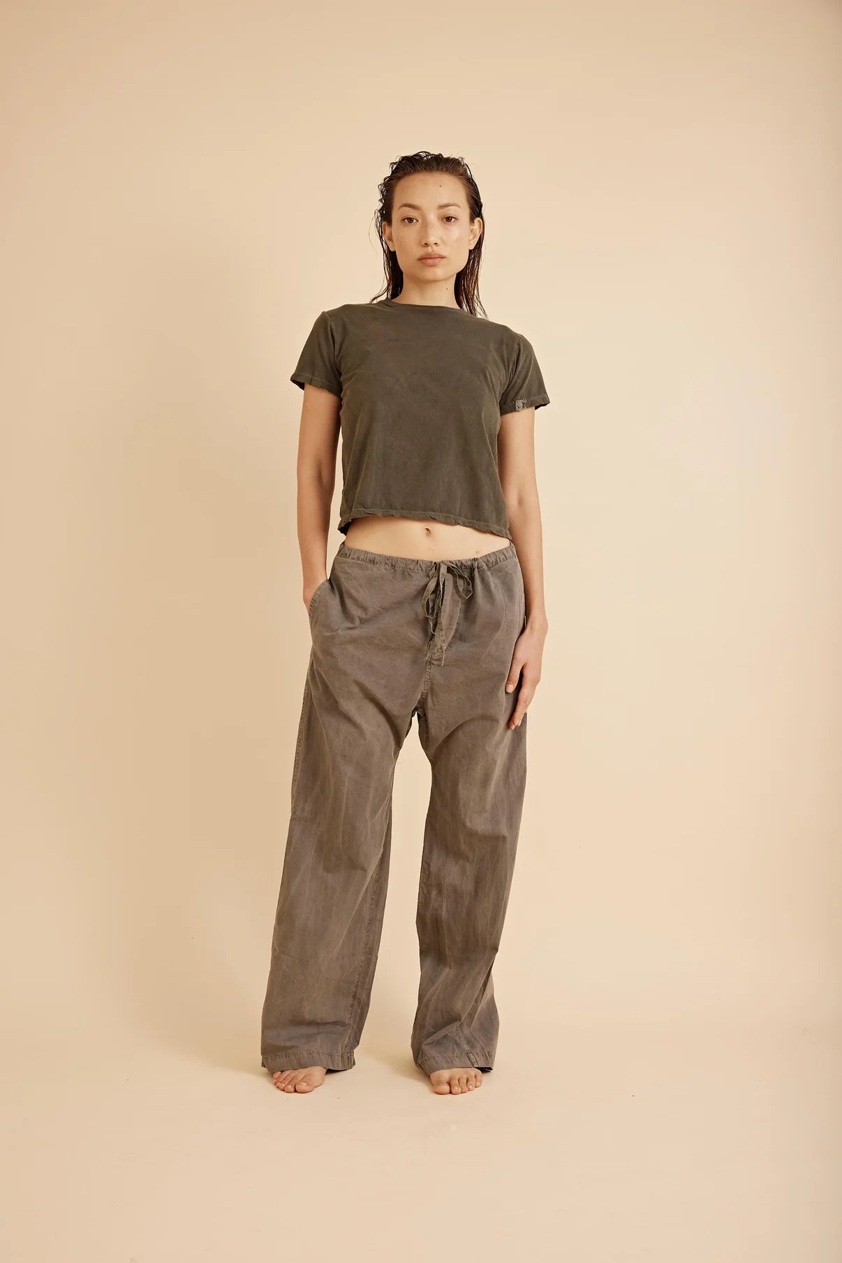 Vintage 90s Clean Cotton T-Shirt in Army Green - Soft Retro Style for Casual Wear & Street Fashion