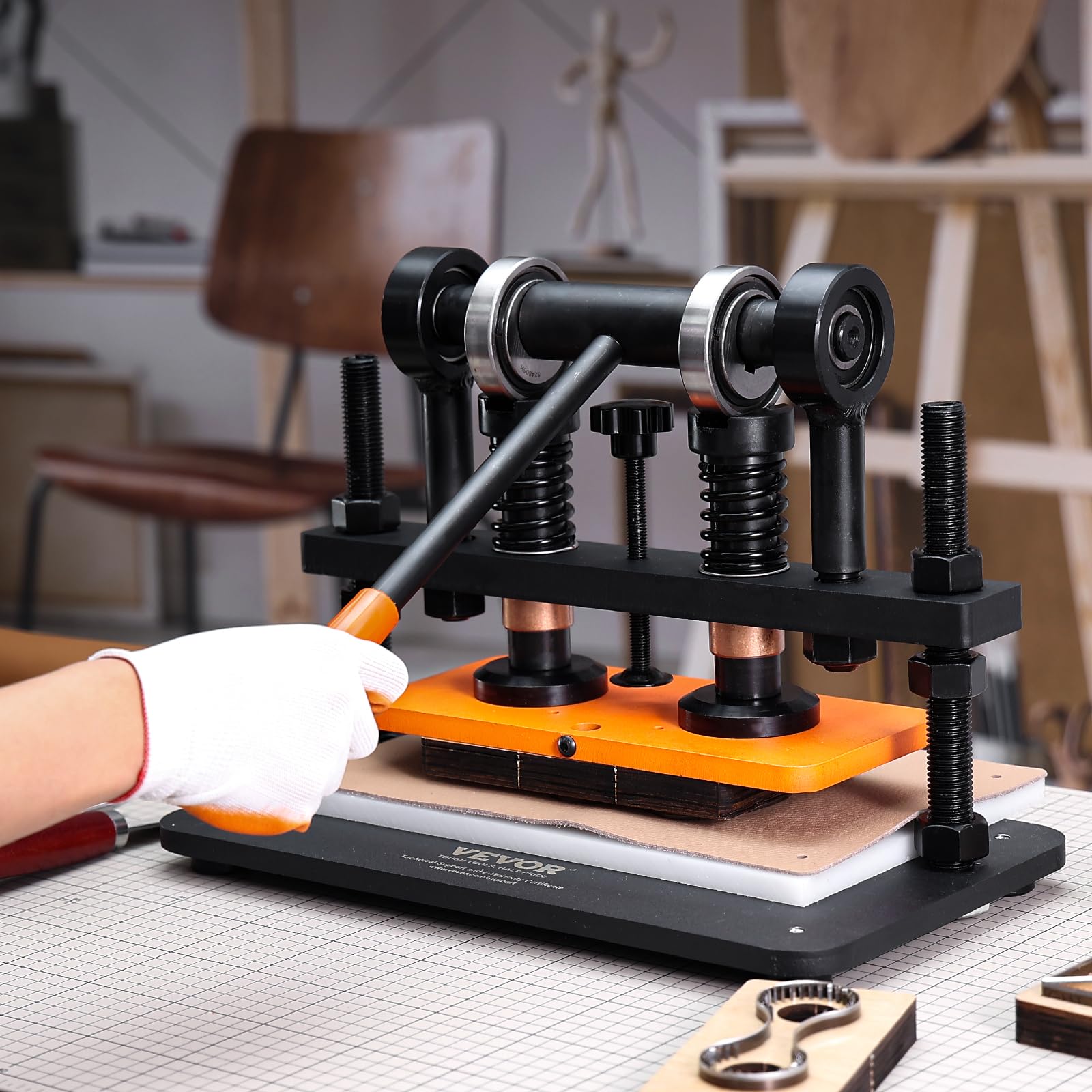 VEVOR Manual Leather Cutting Machine with 26 x 12mm Embossing Plate, 0.47