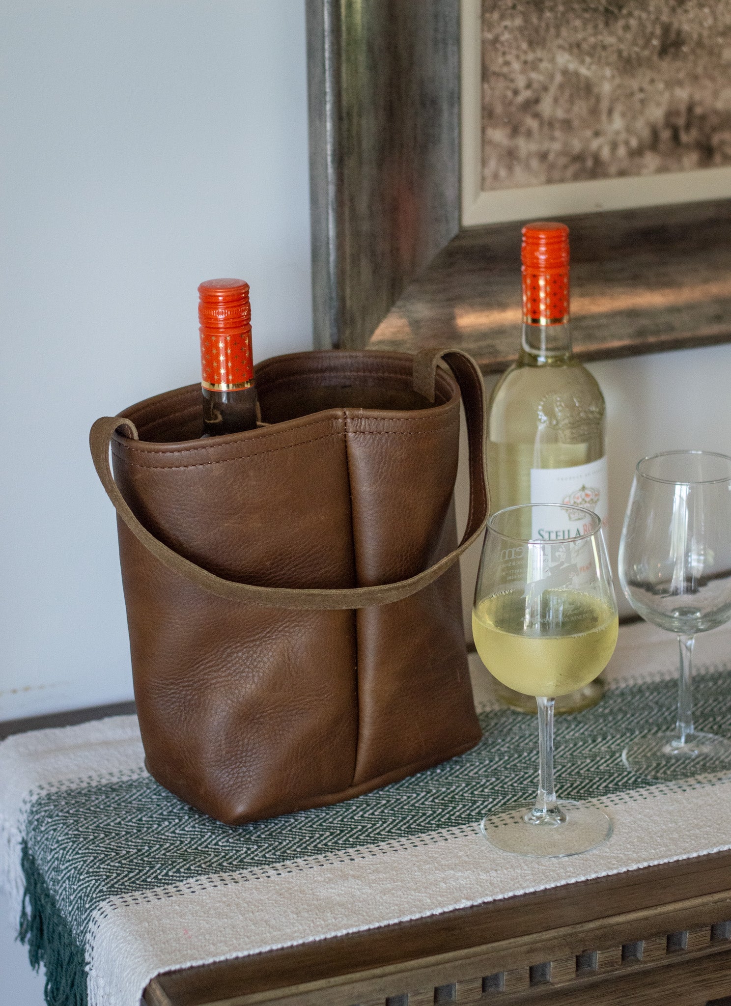 Stylish Urban Dual Wine Tote Bag - Insulated Reusable Carrier for 2 Bottles - Perfect for Picnics, Parties & Gifting