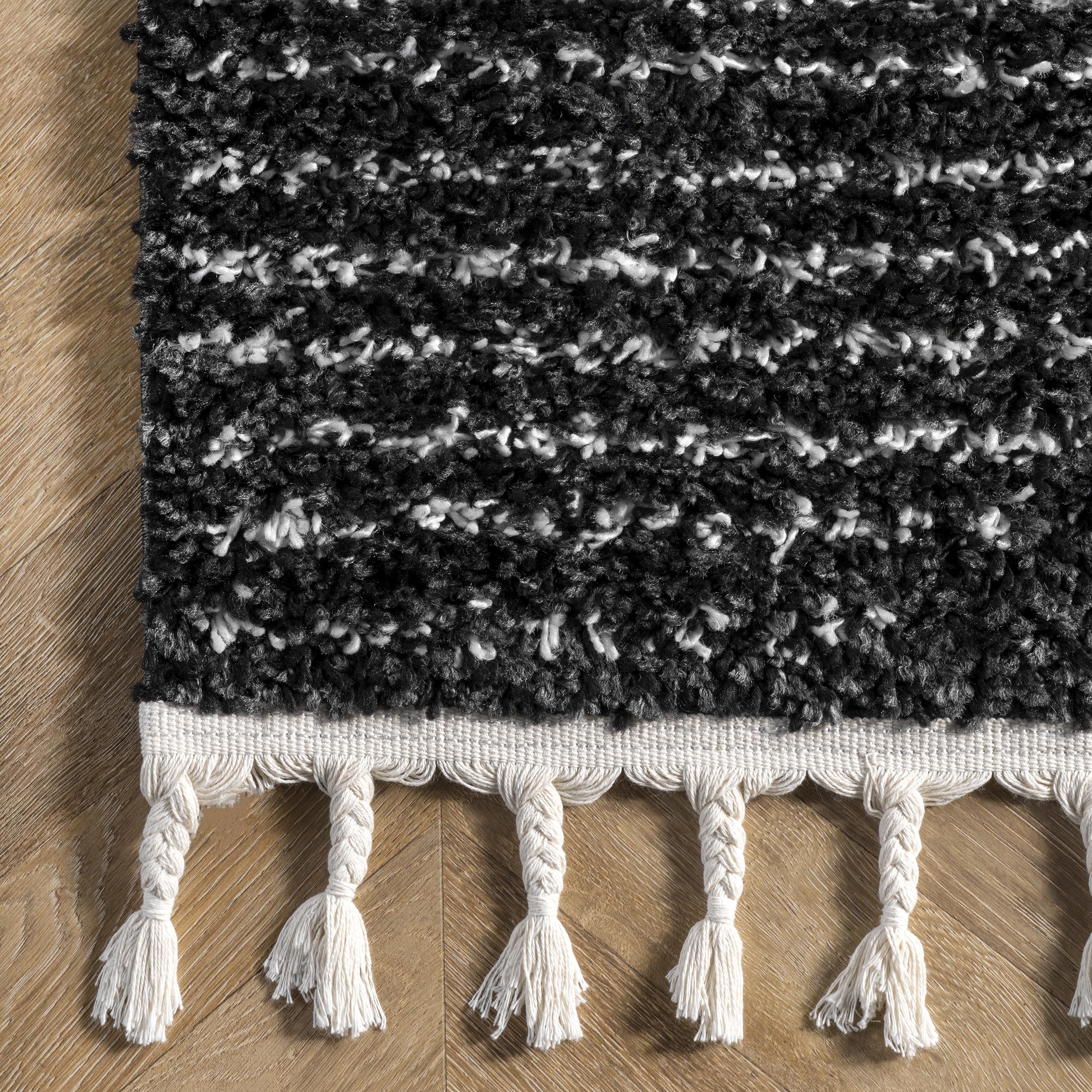nuLOOM Bria Moroccan Shag Tasseled Area Rug 3'x5' - Soft Modern Black Ivory Accent Rug for Living Room Bedroom Nursery Entryway | Plush Floor Decor for Cozy Home & Office Spaces