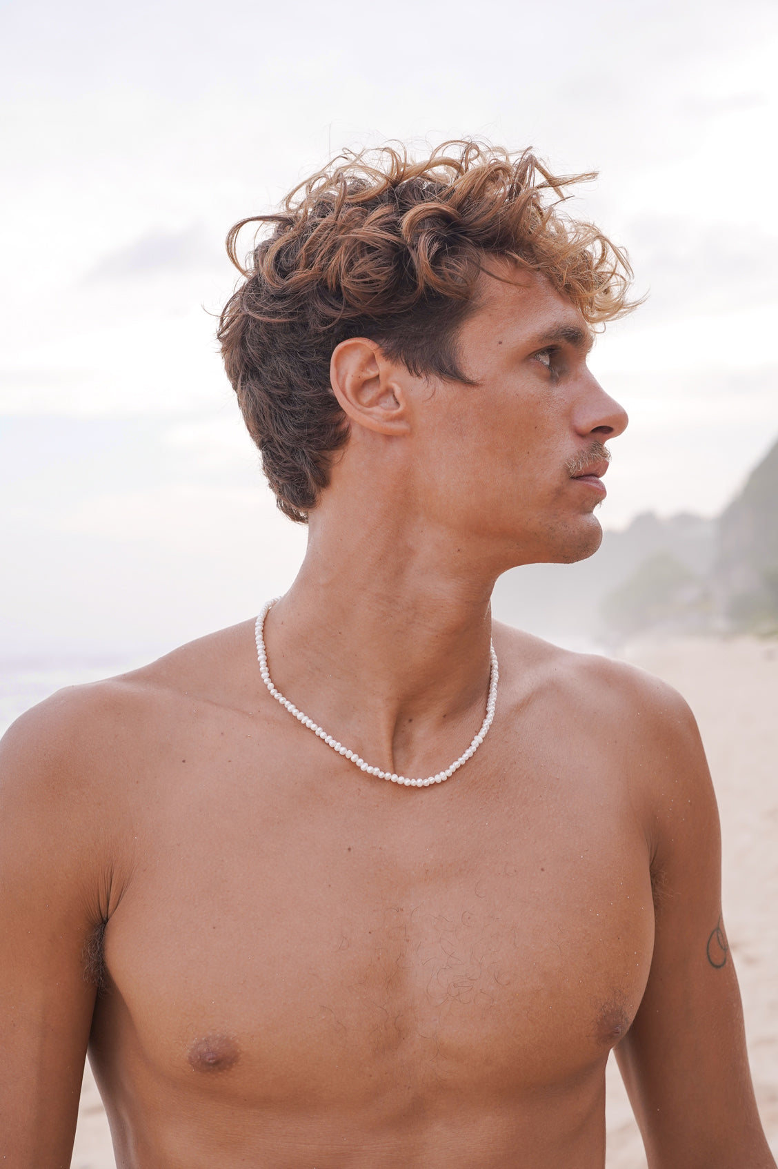 Luxury Men's Pearl Necklace - 18K Gold Plated Freshwater Cultured Pearls for Formal & Casual Wear - Perfect for Weddings, Parties & Gifts