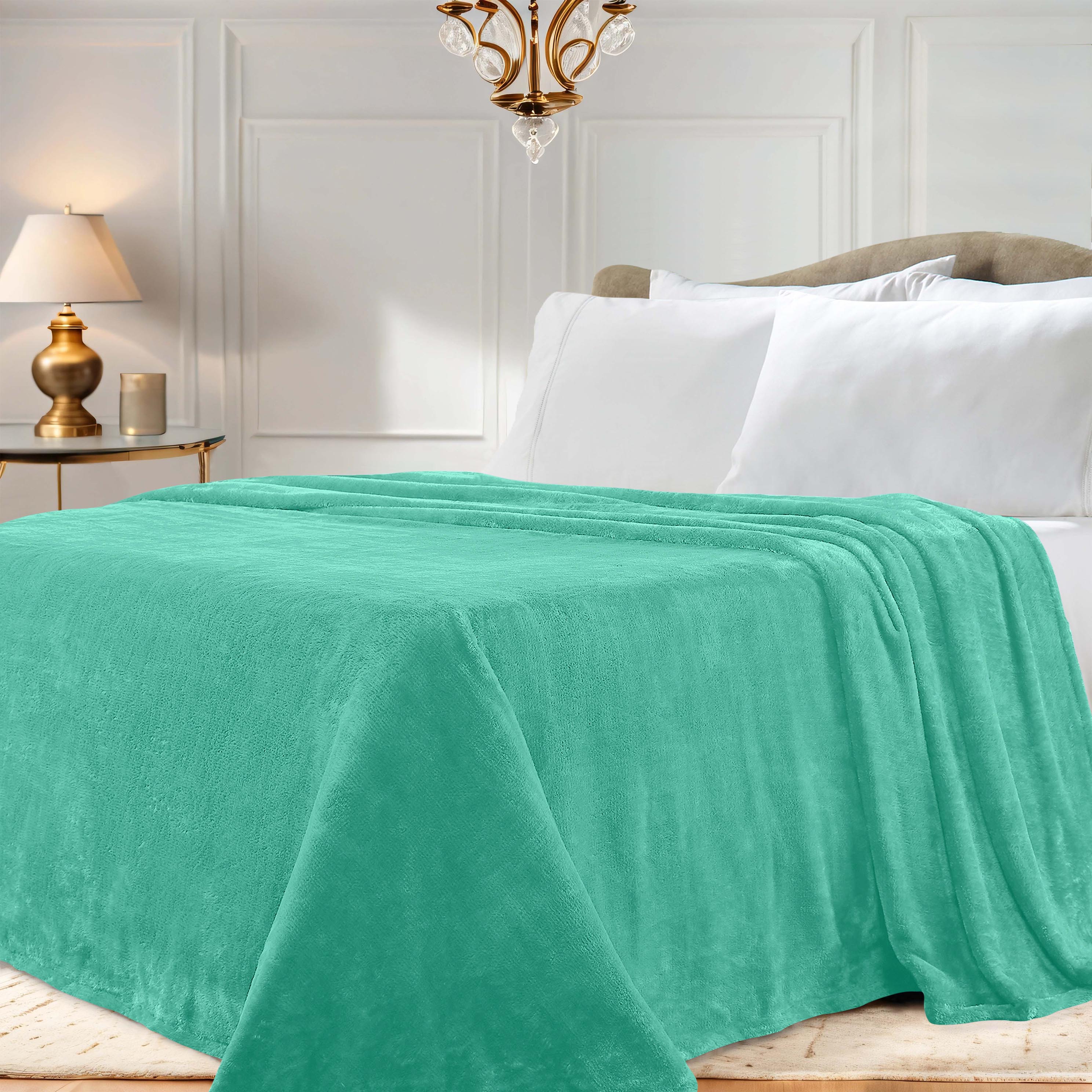 Classic Solid Fleece Plush Medium Weight Fluffy Soft Blanket - Cozy & Warm for Bed, Sofa, Travel & Gifts | Ultra-Soft Throw Blanket for All Seasons