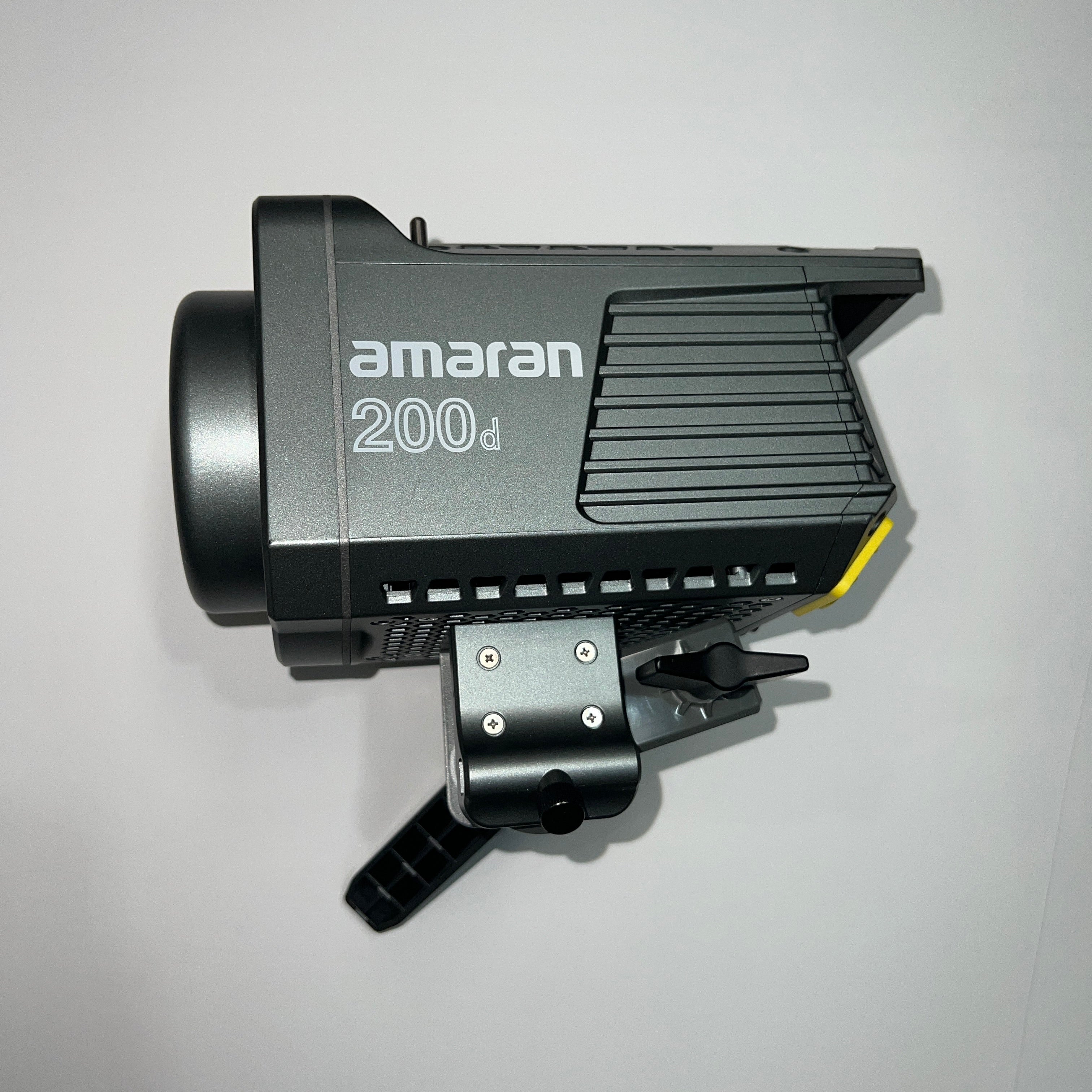 Aputure Amaran 200D Daylight LED Light - Professional Studio Lighting for Photography & Videography - Perfect for YouTube, Film Production, and Live Streaming (DEMO STOCK)