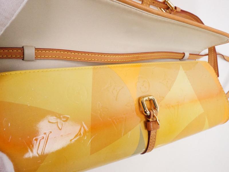 Authentic Pre-Owned Louis Vuitton Limited Vernis Pochette Fleur Crossbody Clutch M91117 2-Way Handbag - Perfect for Evening Events & Date Nights