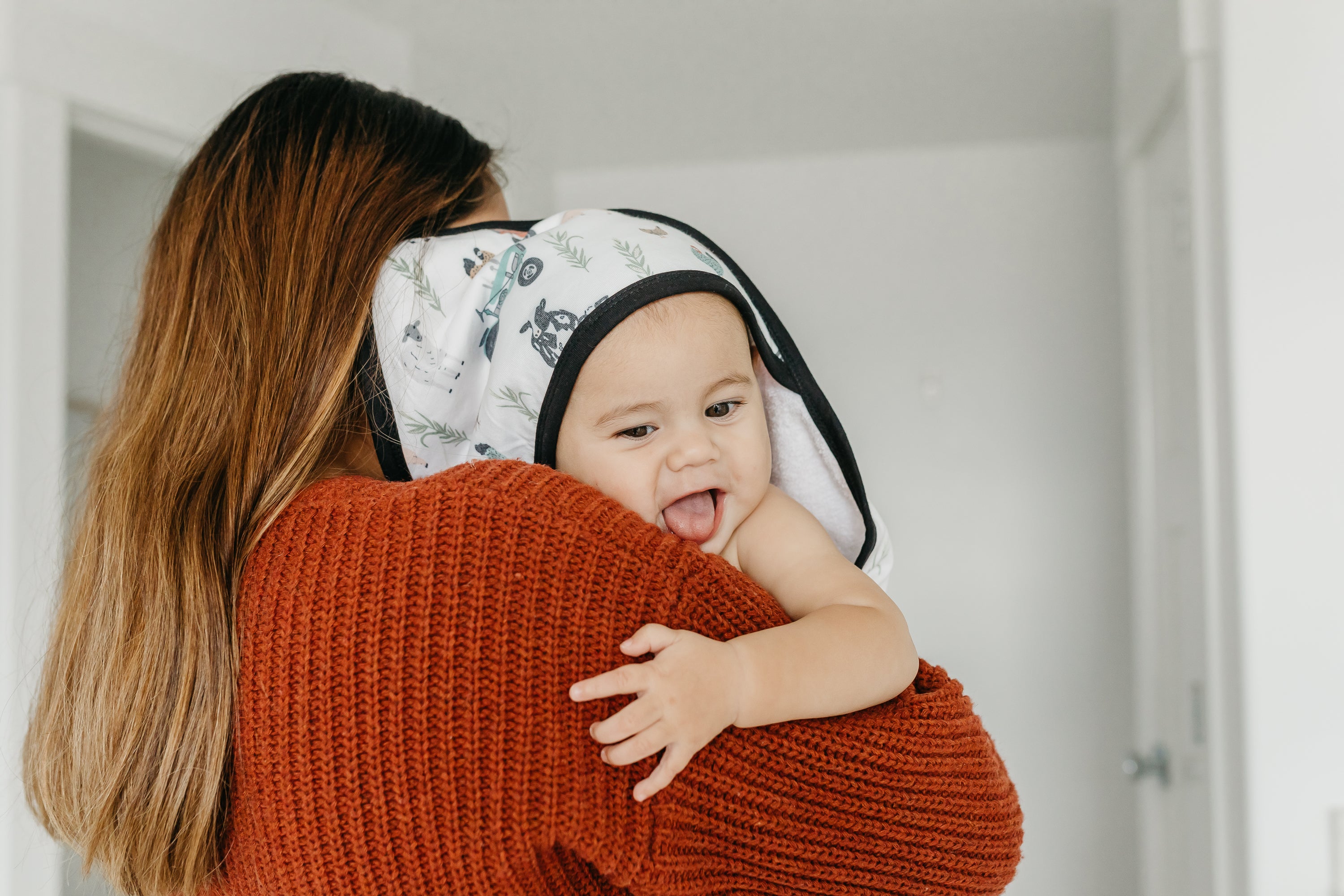 Premium Baby Knit Hooded Towel - Soft & Absorbent Newborn Bath Towel with Cute Animal Design - Perfect for Bath Time, Swimming & After-Spa Care