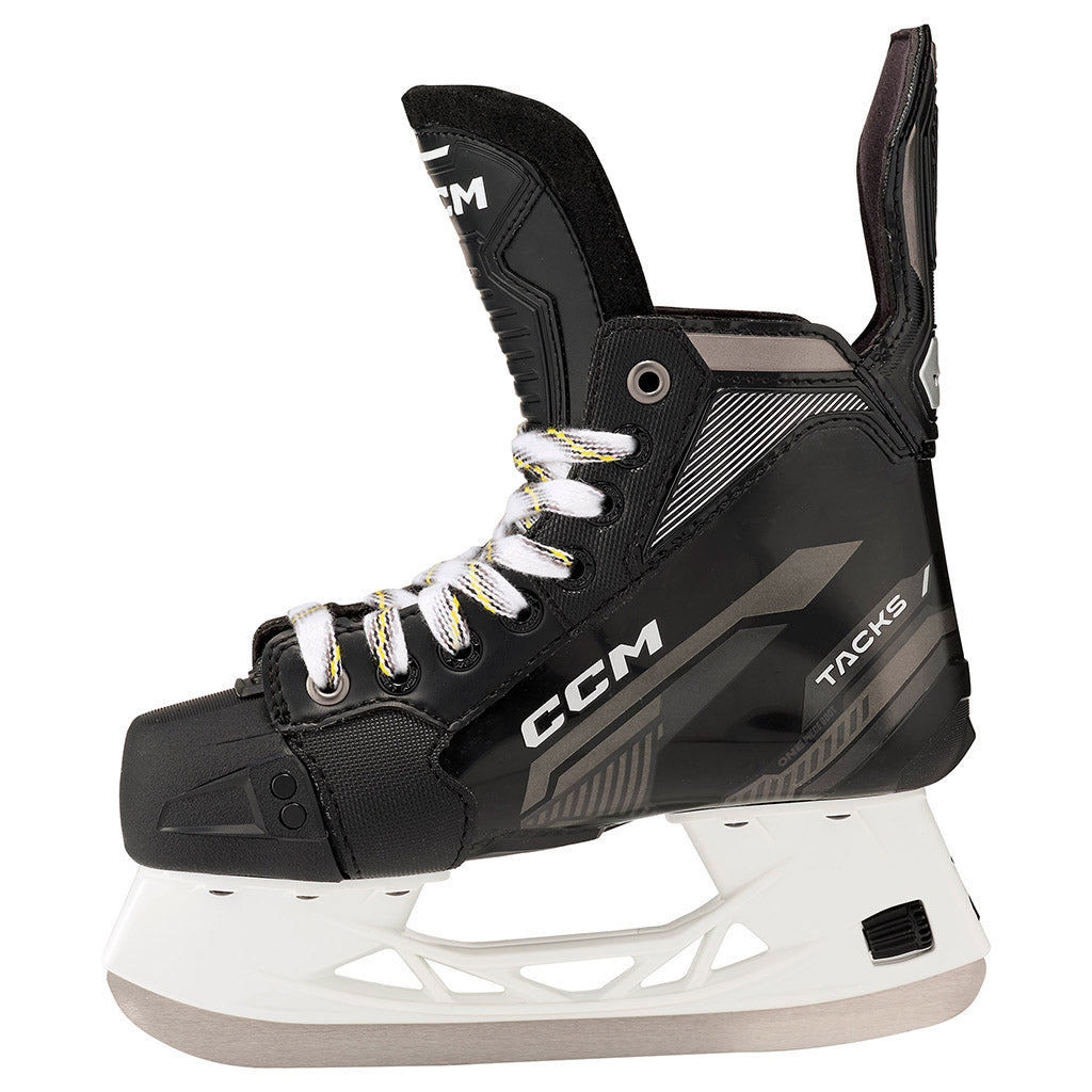 CCM Tacks Vector 2022 Junior Ice Hockey Skates - Lightweight Performance Skates for Youth Players - Perfect for Ice Hockey Practice & Games