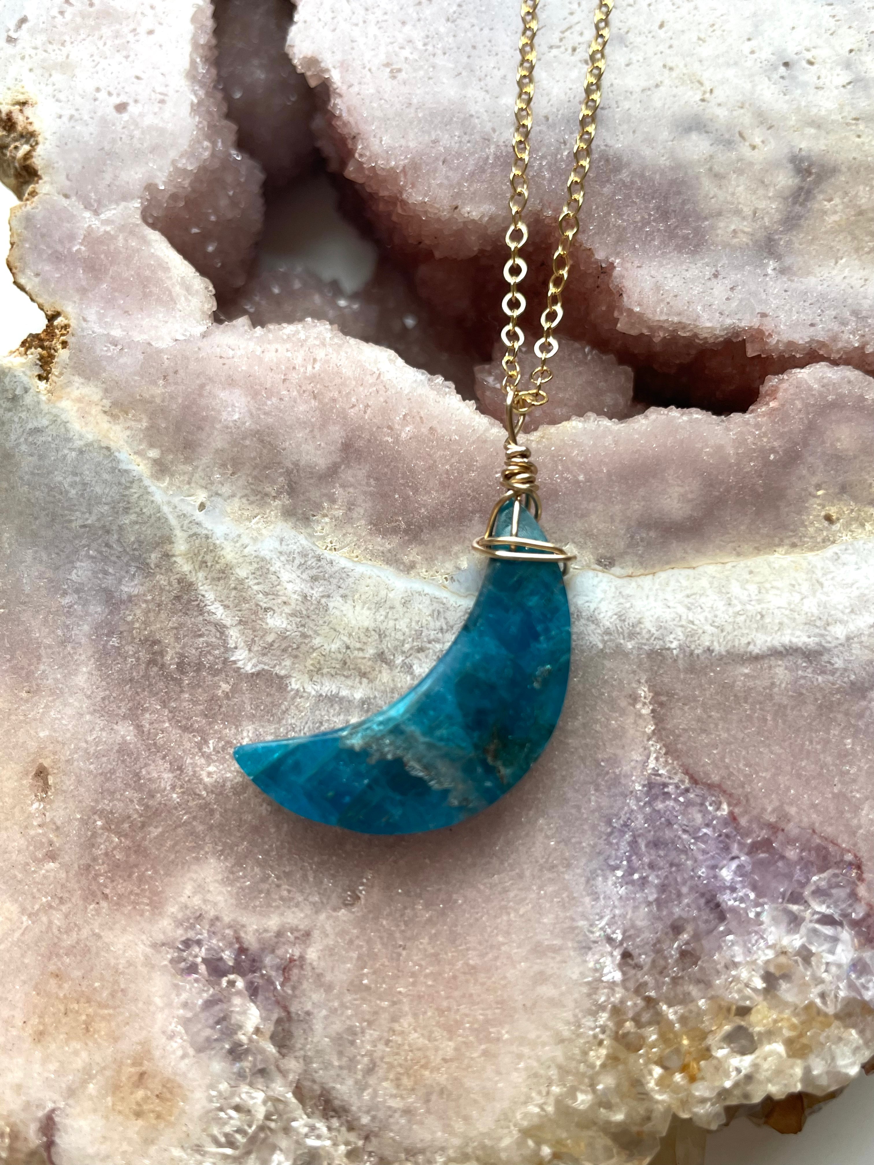 Natural Apatite Moonstone Necklace - Healing Crystal Jewelry for Women - Perfect for Meditation, Yoga & Spiritual Gifts