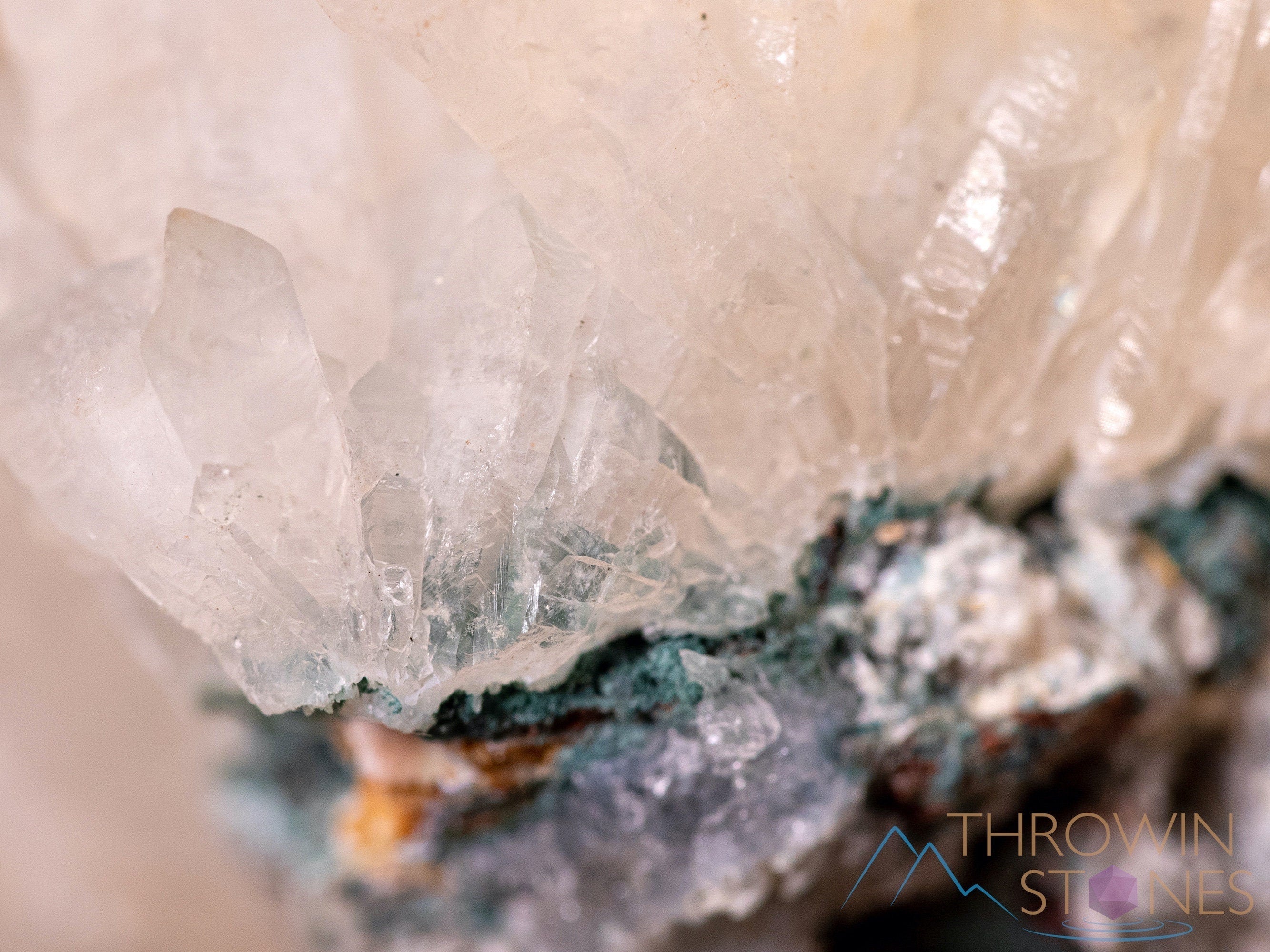 Natural Raw Quartz Flower Crystal Cluster - Healing Stone for Home Decor, Housewarming Gift, Meditation & Energy Balancing (40460) - Perfect for Living Room Display, Office Feng Shui & Spiritual Healing