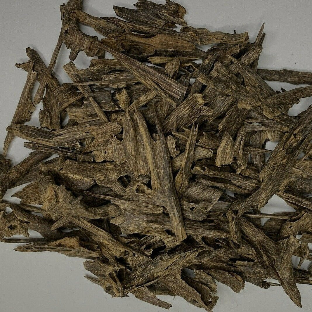 Premium Wild Assam Agarwood Chips - 100% Natural Aloeswood Incense for Meditation & Relaxation | High-Grade Hindi Oudh Chips for Aromatherapy, Yoga & Spiritual Practices (100g) - Perfect for Home Fragrance, Stress Relief & Sacred Ceremonies