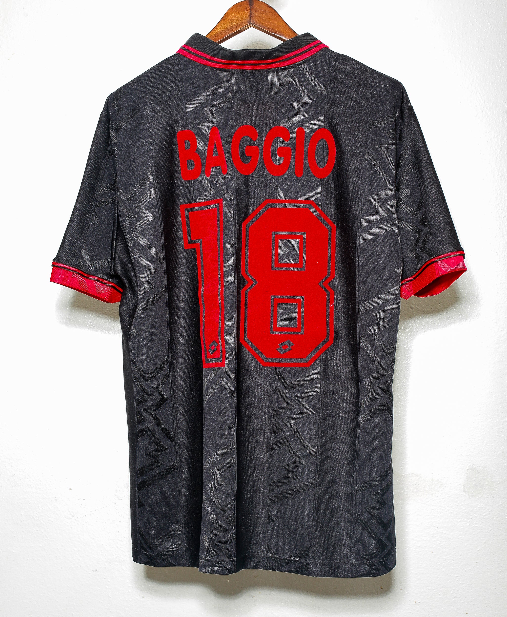 1996-1997 AC Milan Third Jersey #18 Baggio - XL Size Vintage Soccer Shirt for Fans, Collectors & Retro Football Enthusiasts - Perfect for Match Days, Cosplay & Sports Memorabilia Display