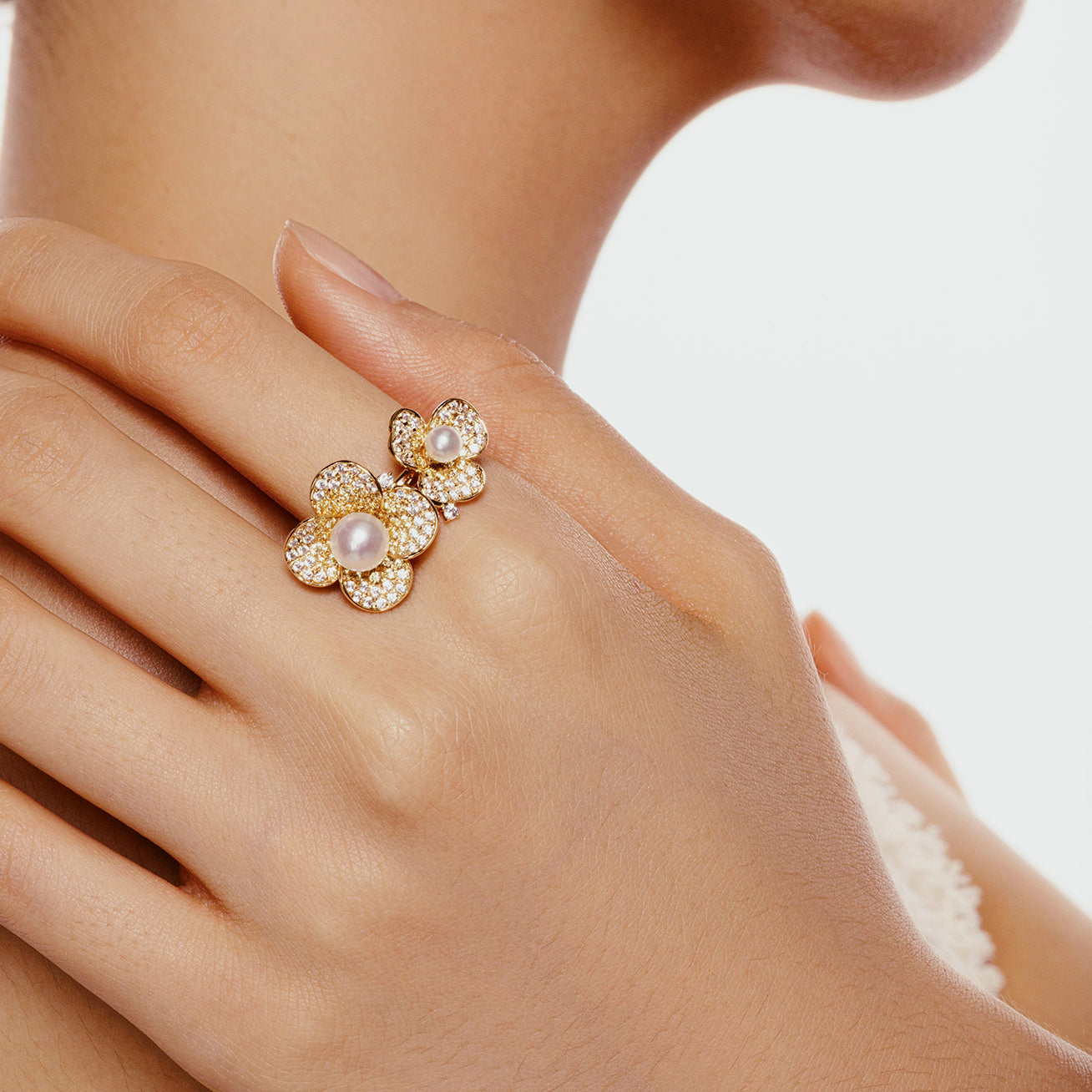 18K Solid Gold Akoya Pearl Ring KR00121 | Elegant Pearl Jewelry for Women | Perfect for Weddings, Anniversaries & Special Occasions