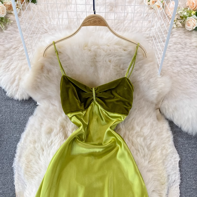 Elegant Green Satin Spaghetti Strap Evening Dress - Sexy Summer Formal Gown for Women | Perfect for Cocktail Parties, Weddings & Date Nights