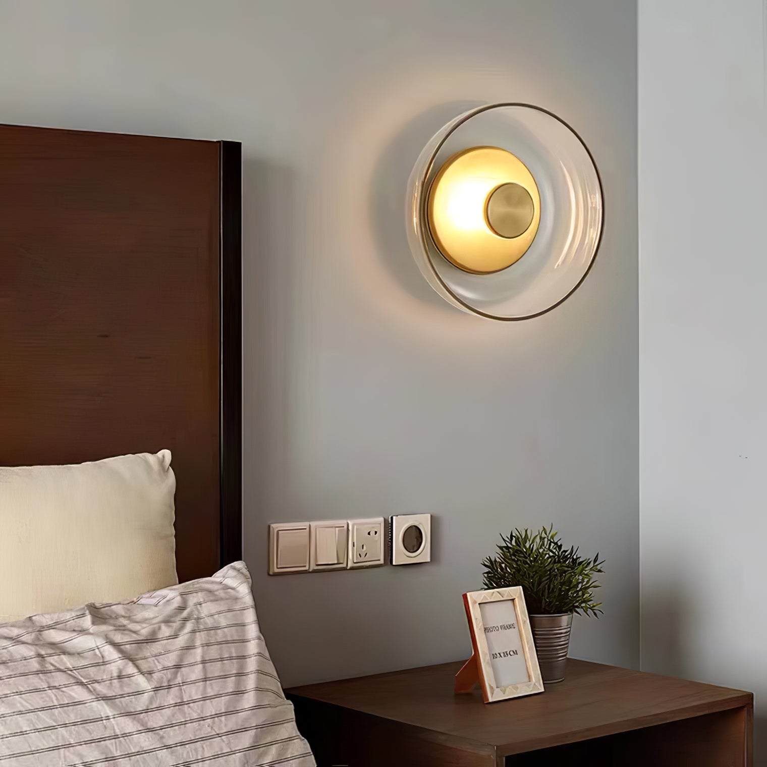 Glimmera Modern Wall Light - Sleek LED Sconce for Bedroom, Living Room & Hallway - Energy Efficient Indoor Lighting Fixture - Perfect for Home Decor & Ambient Lighting