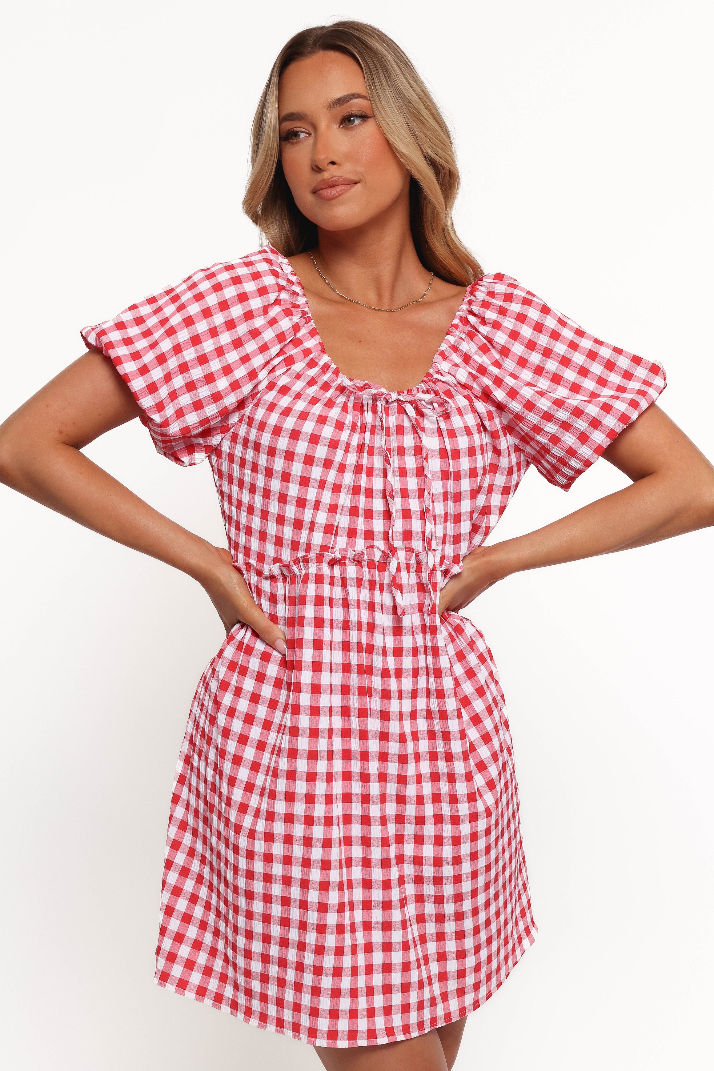 Dorothea Mini Dress in Red - Stylish & Flattering for Parties, Dates & Night Out