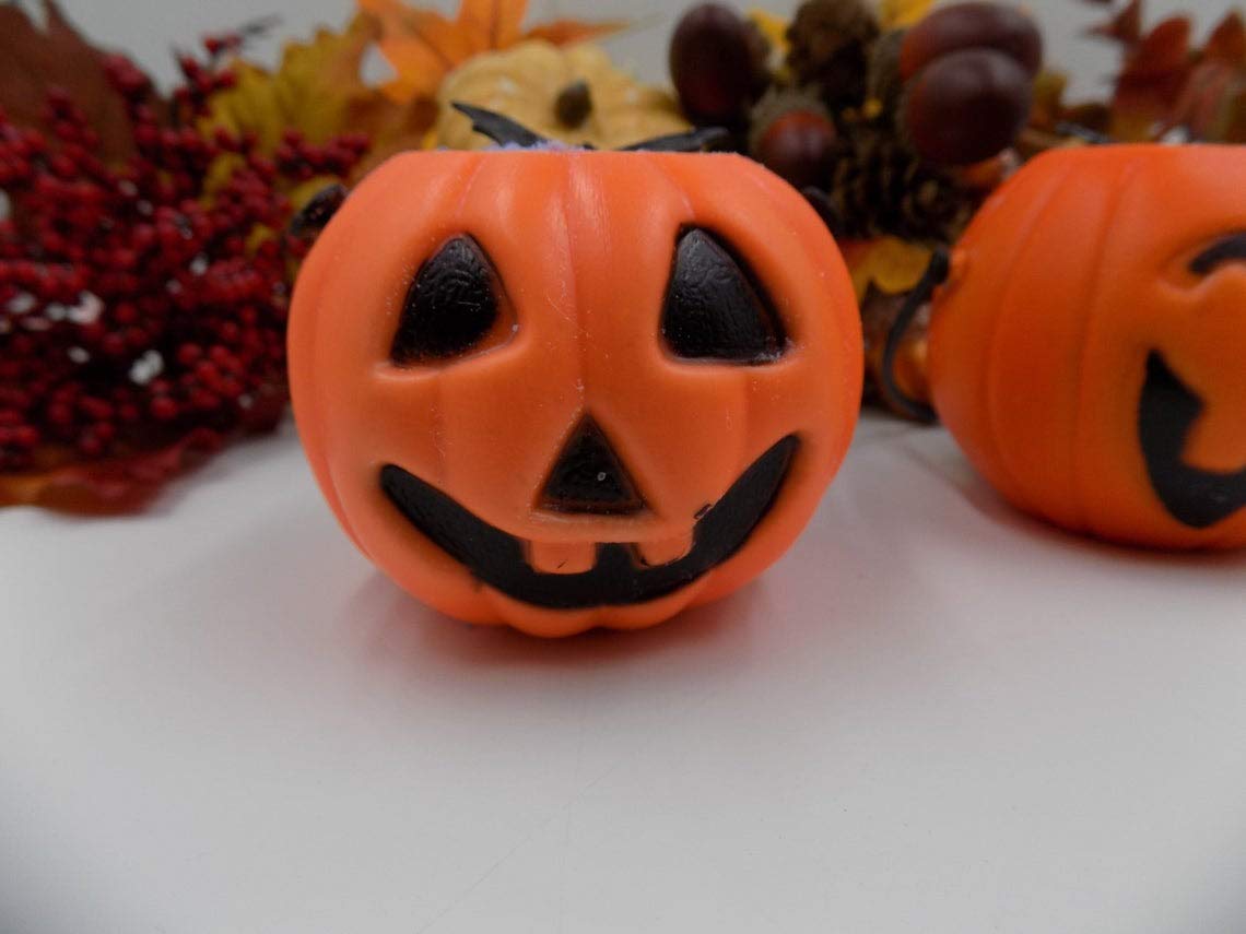 Pumpkin Cauldron Bath Bombs - Jack-O-Lantern Shaped Bath Fizzies with Berry Vanilla Scent | Halloween Spa Relaxation, Gift for Women