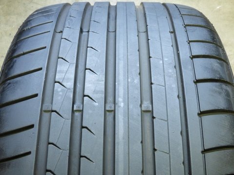 Dunlop SP Sport Maxx DSST ROF Summer Radial Tire - 275/35R19 96Y High Performance Tires for Sports Cars & Luxury Vehicles - Perfect for Summer Driving & High-Speed Handling