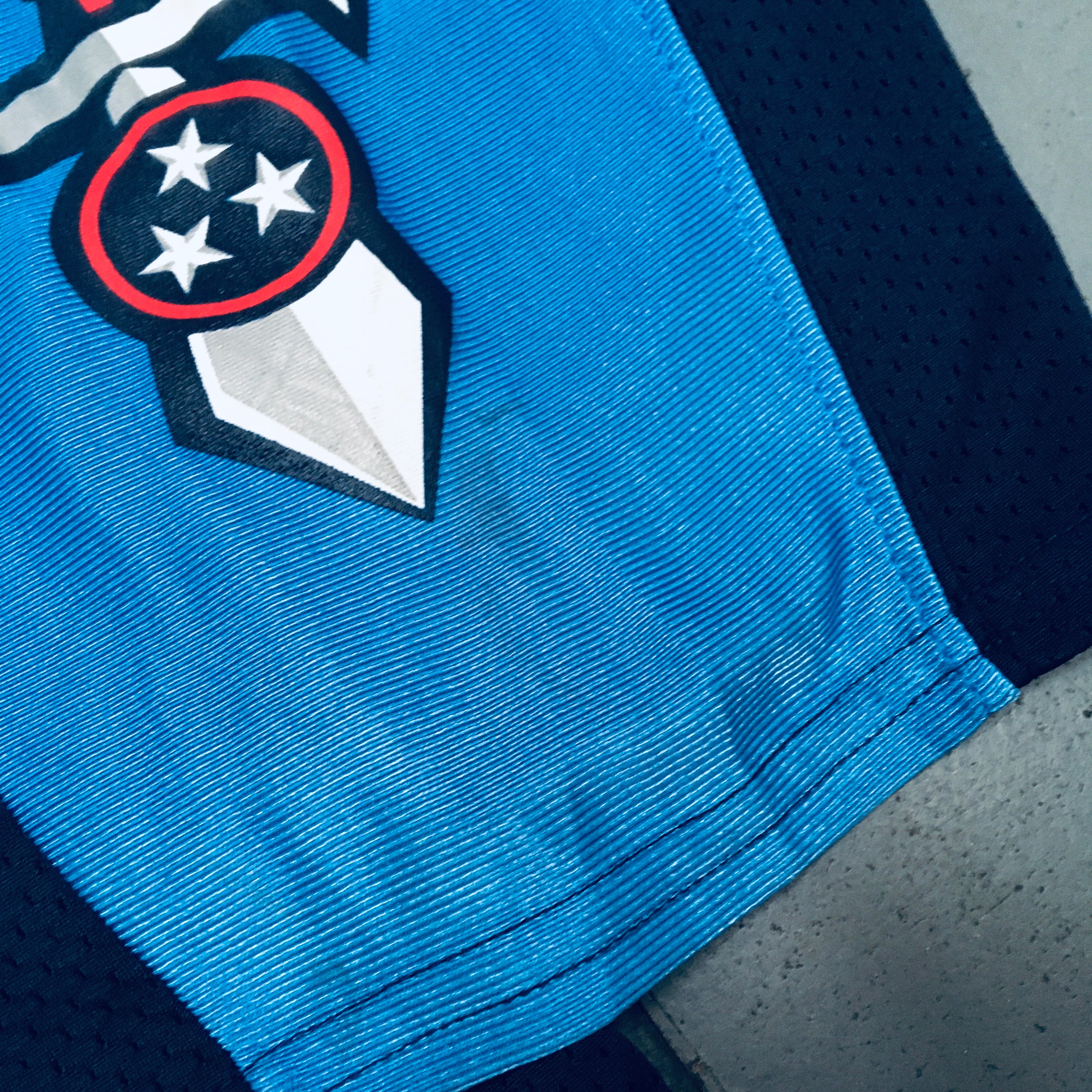 Tennessee Titans Eddie George 1999/00 Jersey XL - Authentic NFL Football Jersey for Fans & Collectors - Perfect for Game Day, Tailgating, and Sports Memorabilia Display