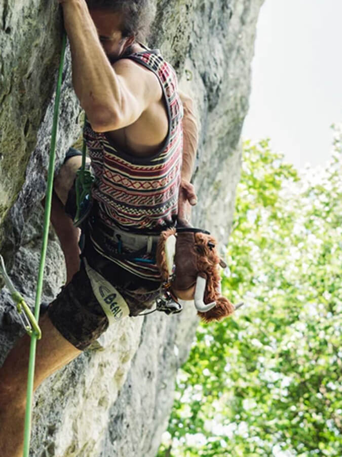 YY Vertical Chalk Bag for Rock Climbing & Bouldering - Lightweight Chalk Holder with Belt Loop for Gym Training & Outdoor Sports